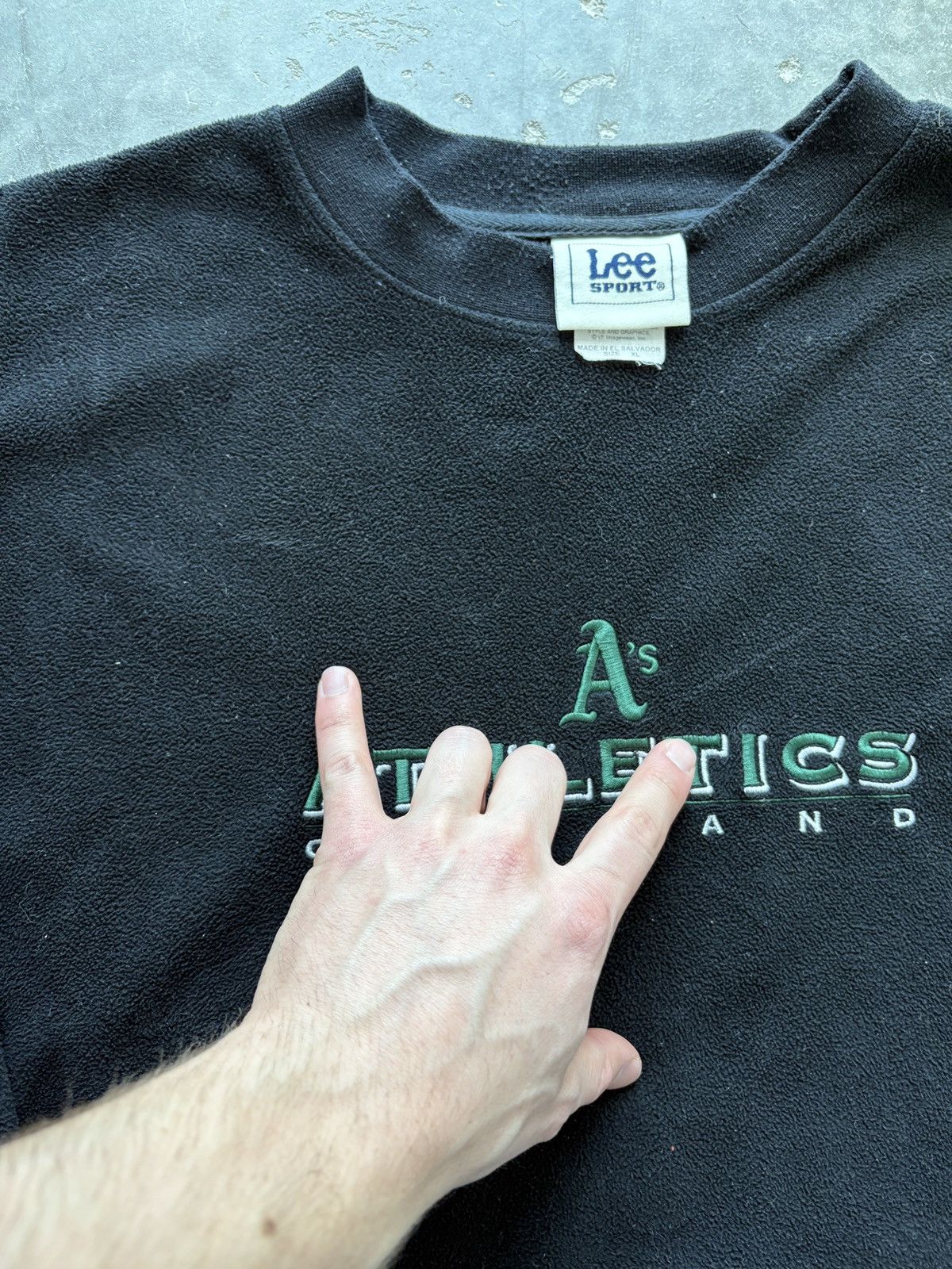 Vintage Vintage Y2K Oakland A’s MLB Fleece Sweatshirt Baggy Fit Size US XL / EU 56 / 4 - 6 Thumbnail