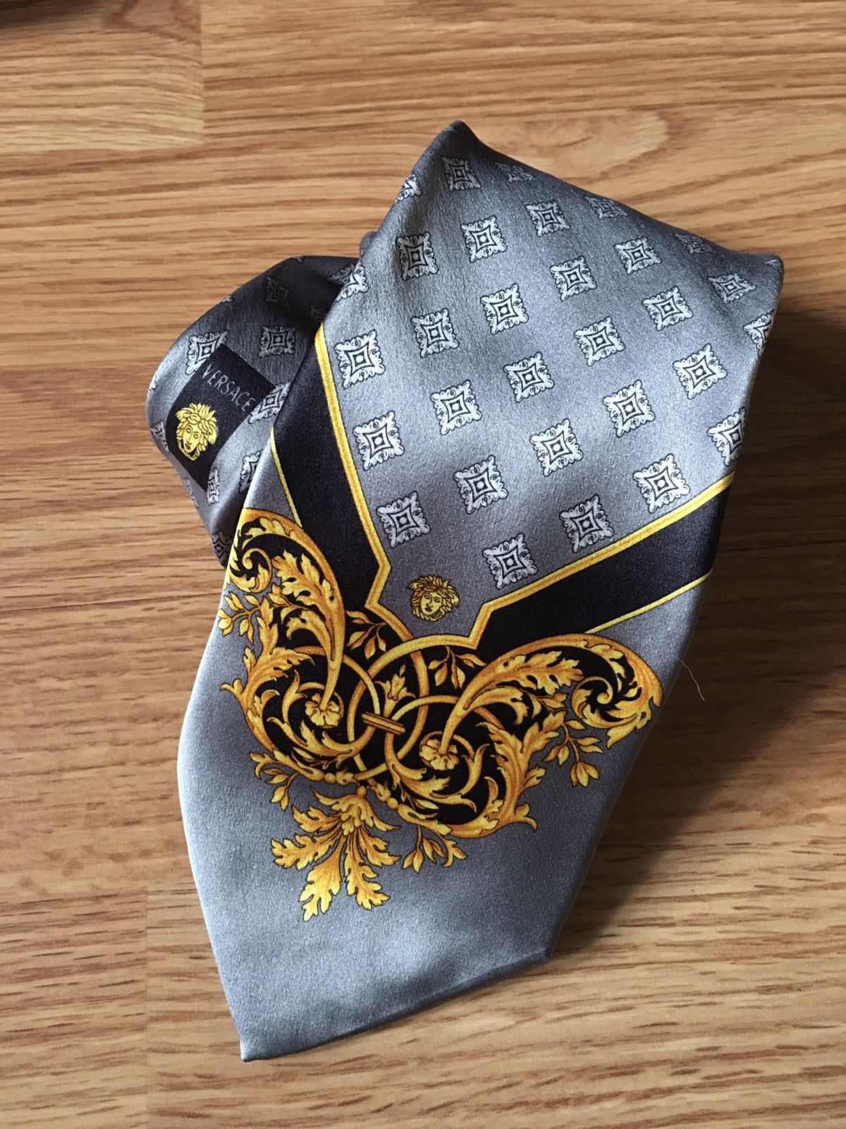 Versace GIANNI VERSACE Vintage Baroque Medusa Silk Mens Tie Size ONE SIZE - 3 Thumbnail
