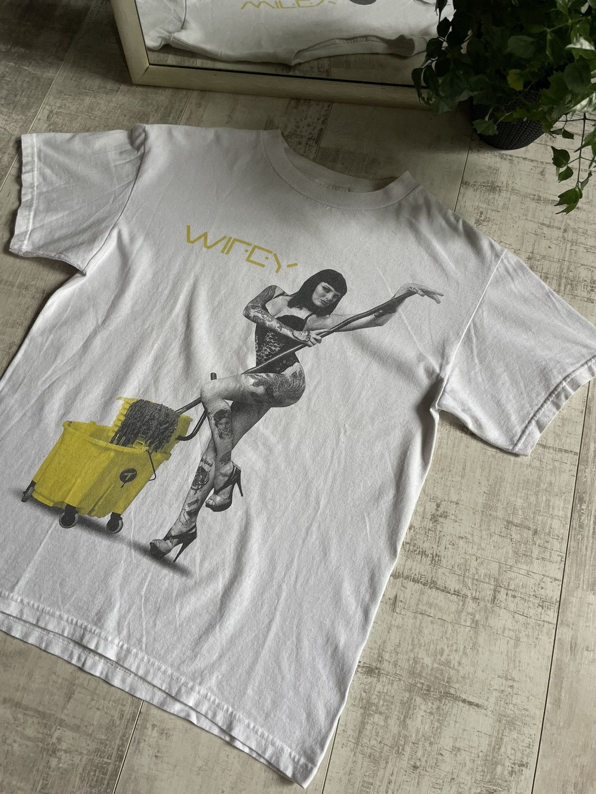 Designer Tits Vintage Y2K Sexy Girl T-Shirt Archive Wircy USA RARE Size US M / EU 48-50 / 2 - 3 Thumbnail