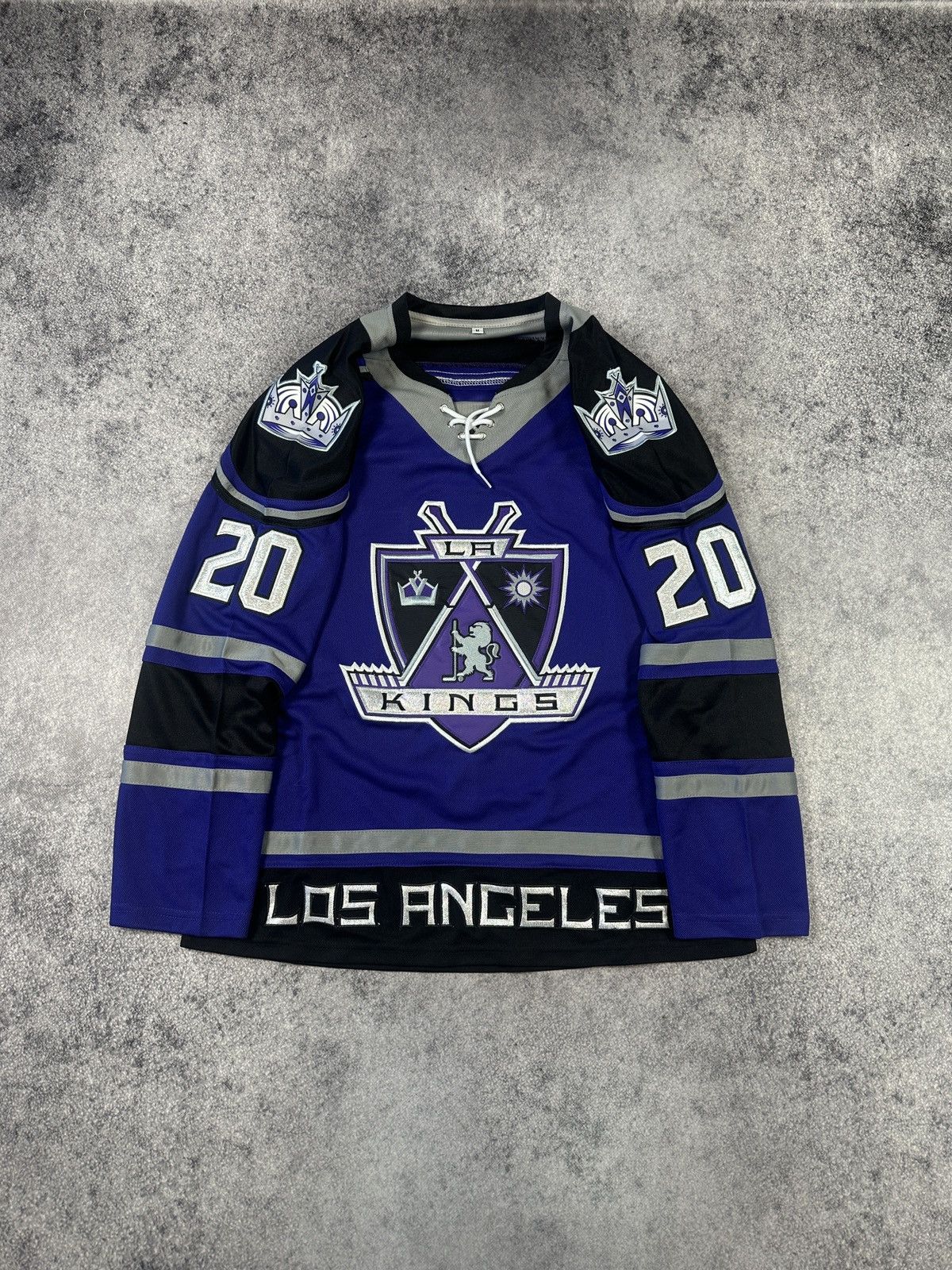 NHL Vintage Los Angeles Kings Robitaille 20 Hockey Jersey NHL M Size US M / EU 48-50 / 2 - 3 Thumbnail