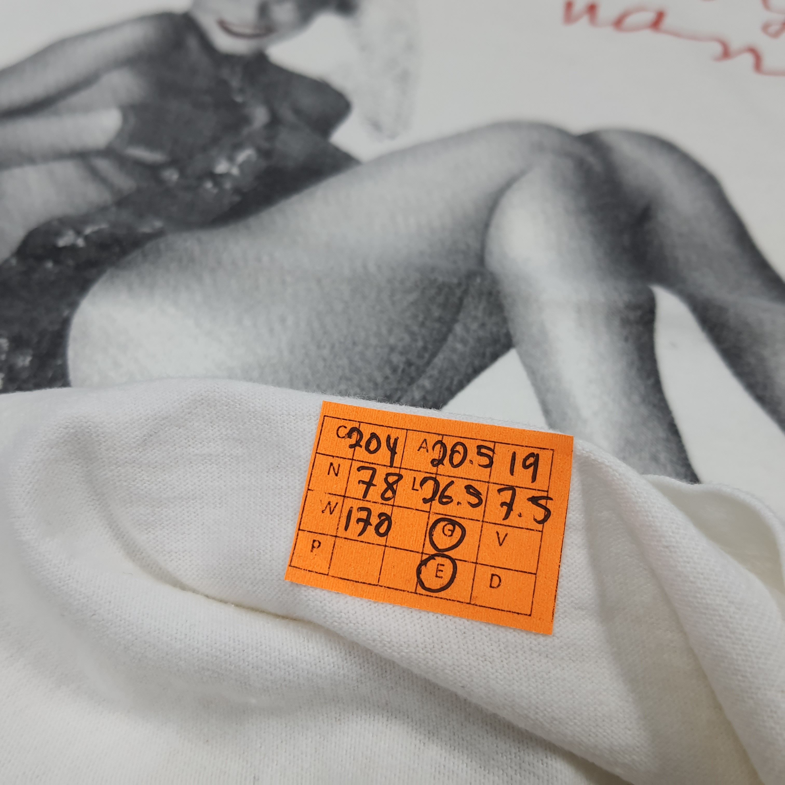 Vintage Vintage Vanity Vanilla Tshirt Size US M / EU 48-50 / 2 - 6 Thumbnail