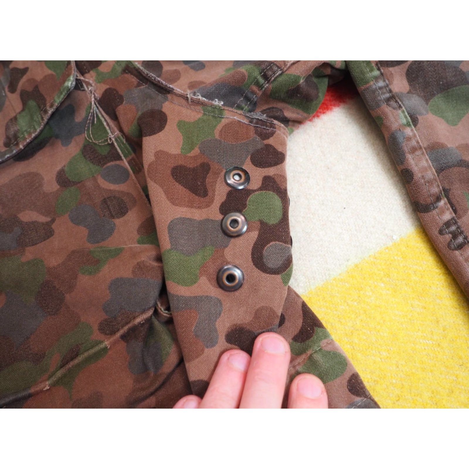 Vintage VINTAGE 60s Austrian KAZ Peadot Military Army Camo Button Parka Jacket Coat Mens L Size US L / EU 52-54 / 3 - 6 Thumbnail