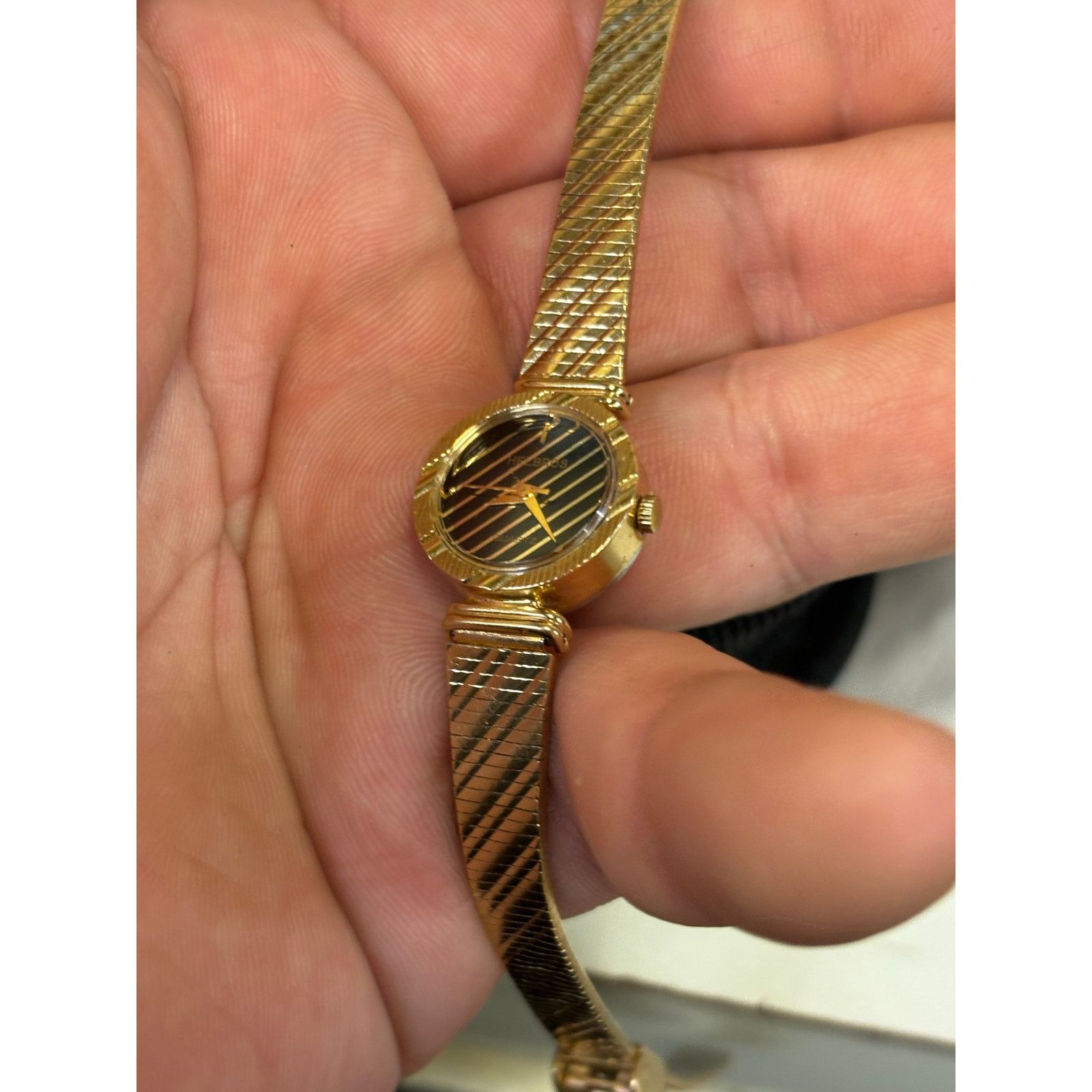 Seiko Rare Helbros Gold Tone Women’s Watch! New Battery! Size ONE SIZE - 10 Thumbnail