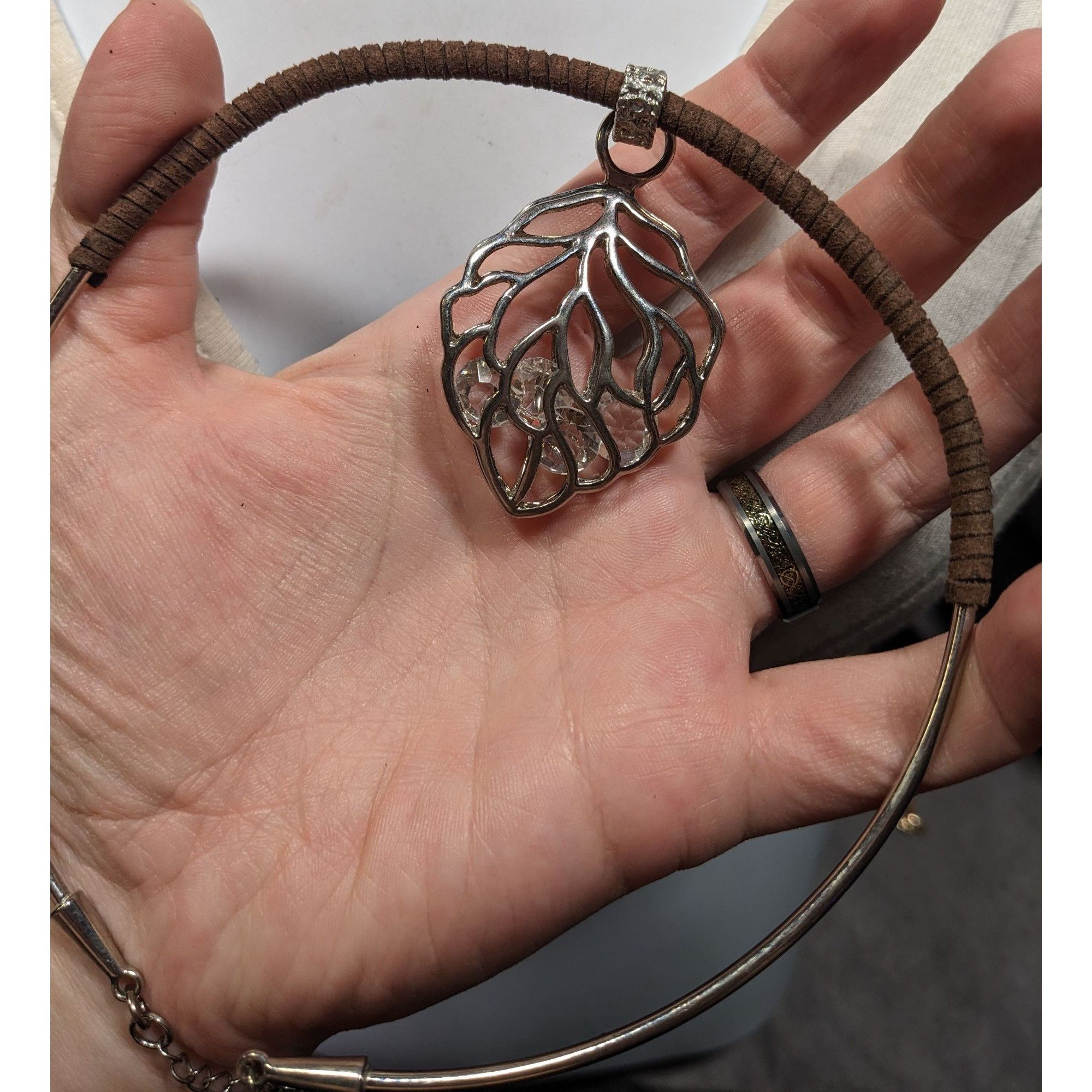 Other C1946 Caged Crystal Pendant Collar Necklace With Silver Tone Size ONE SIZE - 3 Thumbnail