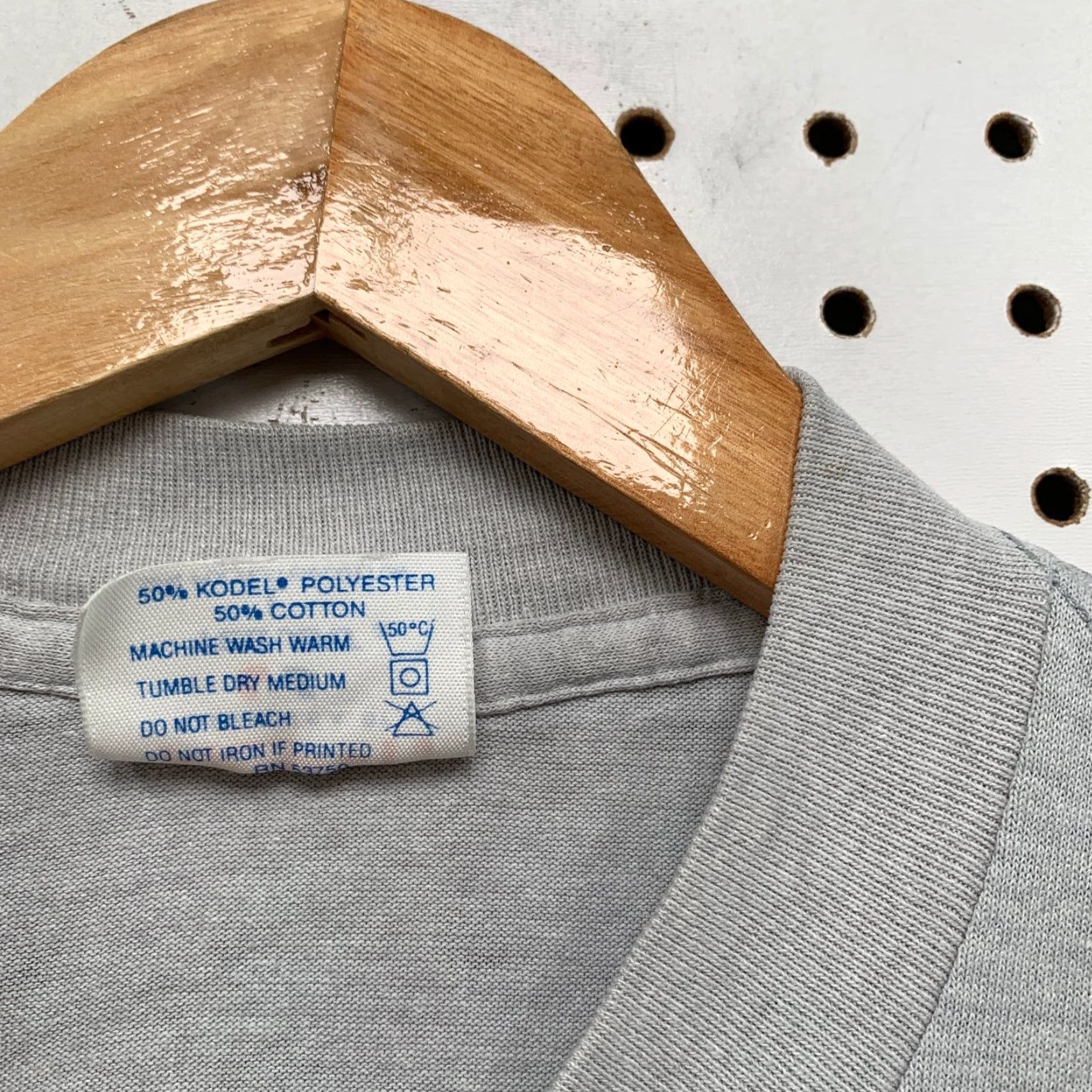 Vintage VINTAGE Funny Vulture Shirt Mens L Gray New Mexico Buzzard USA 90s Bird 80s Shirt Mens Large Gray Cotton T-Shirt Crew Neck Short Sleeve USA Size US L / EU 52-54 / 3 - 6 Thumbnail