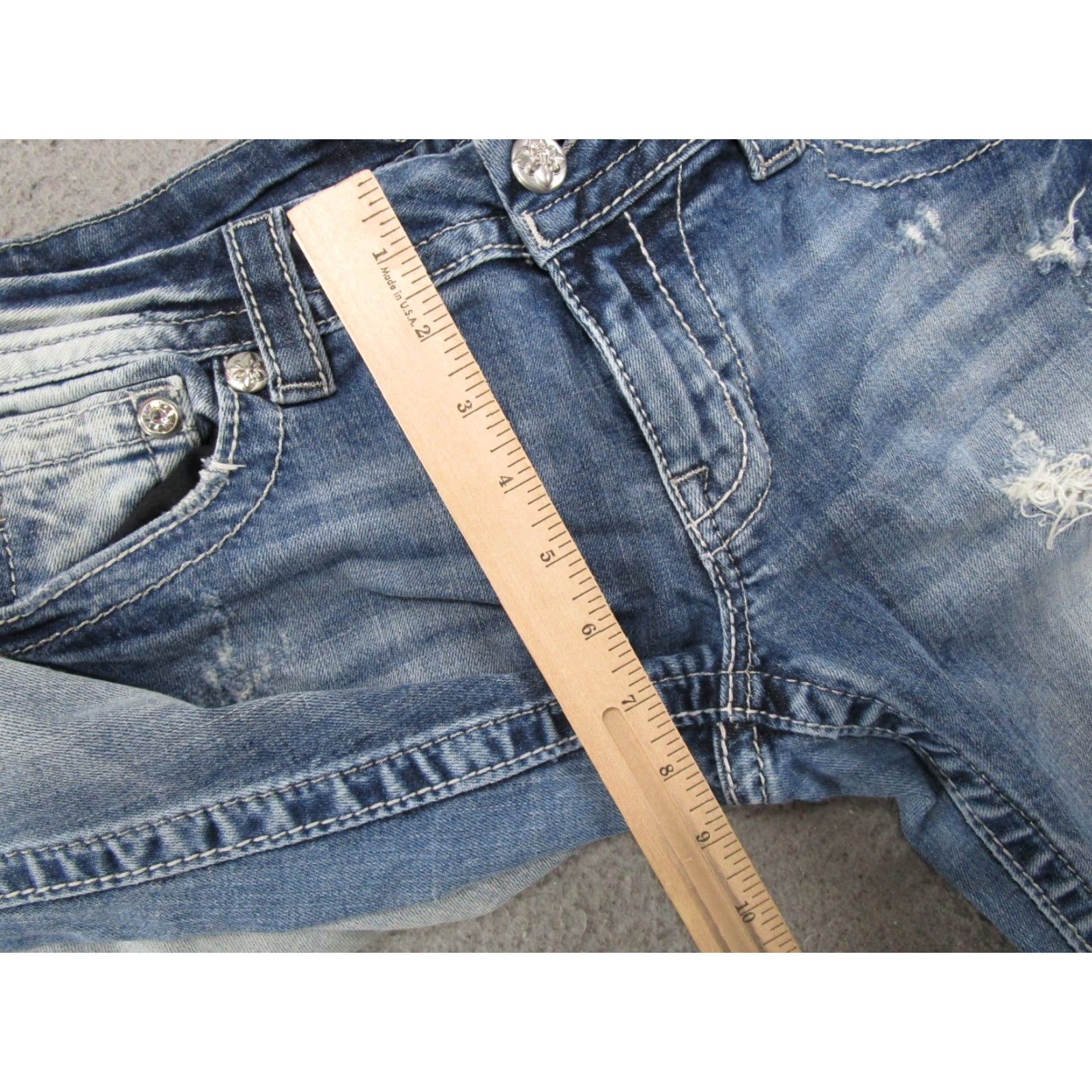 Miss Me Miss Me Signature Crop Distressed Blue Jeans Womens Size 29 Embroidered Stretch Size 29" - 7 Thumbnail