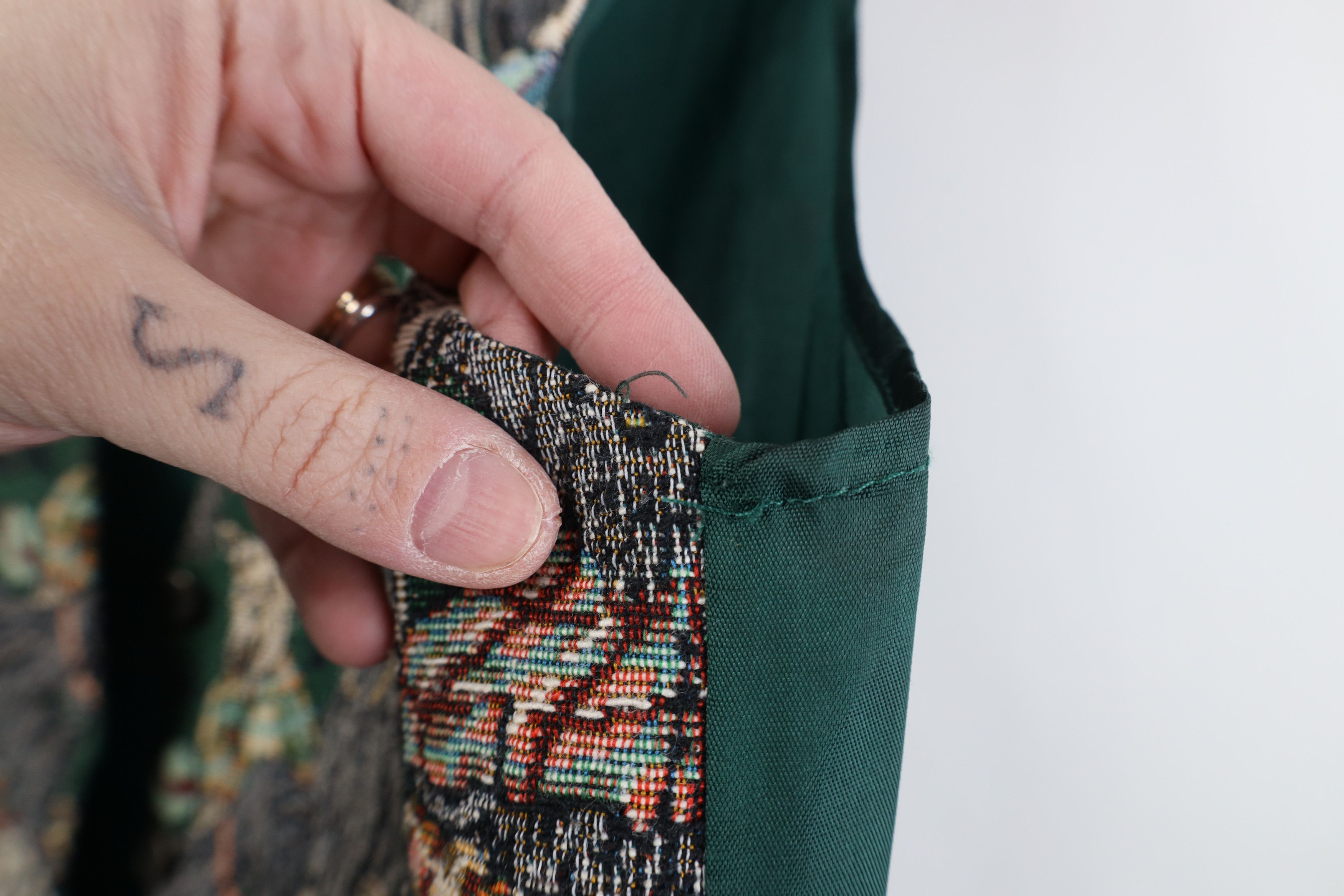 Vintage Vintage 90s Streetwear Needlepoint Dogs Tie Back Vest Jacket Size M / US 6-8 / IT 42-44 - 9 Thumbnail