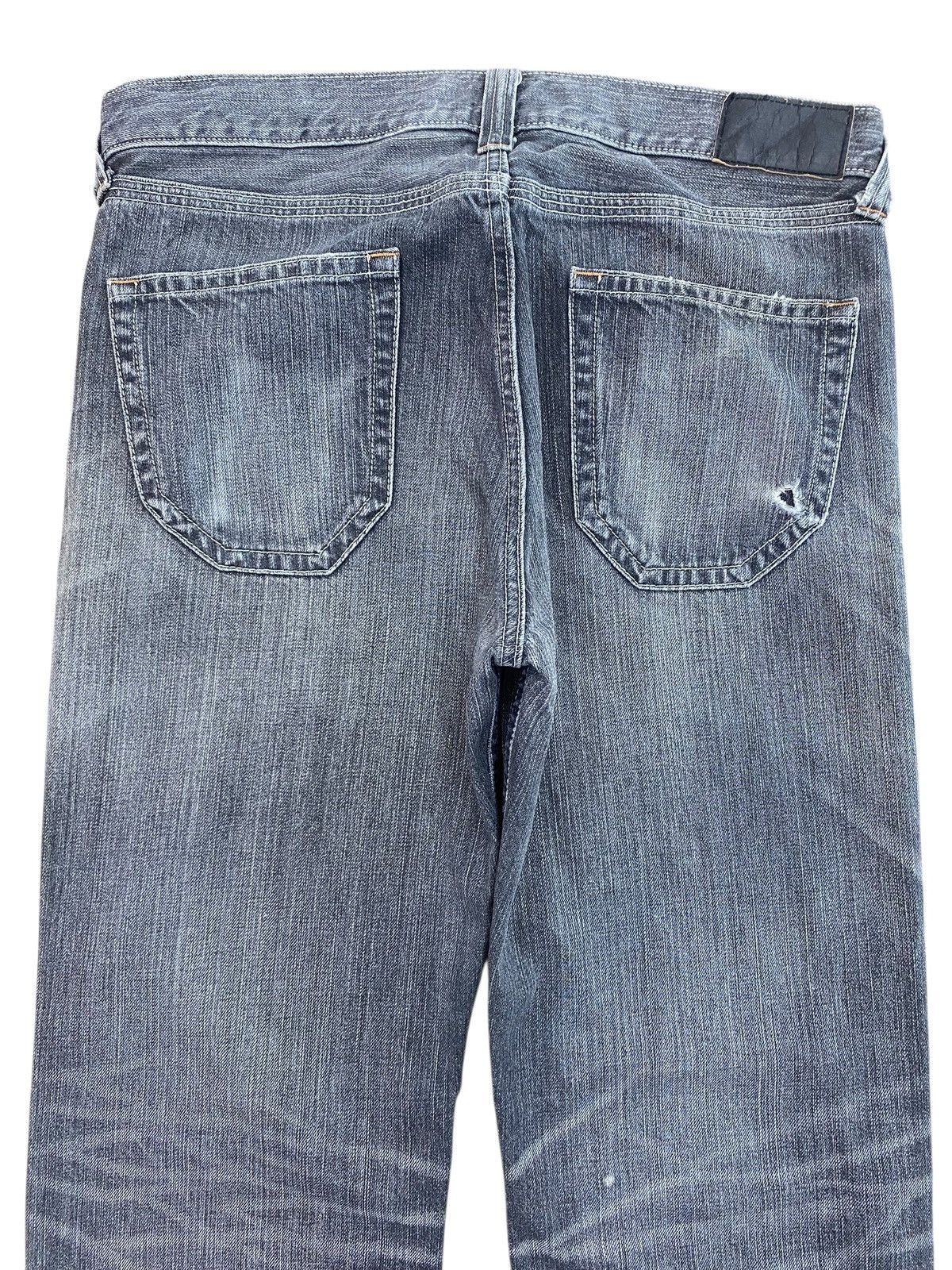 Uniqlo Uniqlo Black Faded Wash Style Loose Fit Flare Jeans Size US 36 / EU 52 - 4 Thumbnail