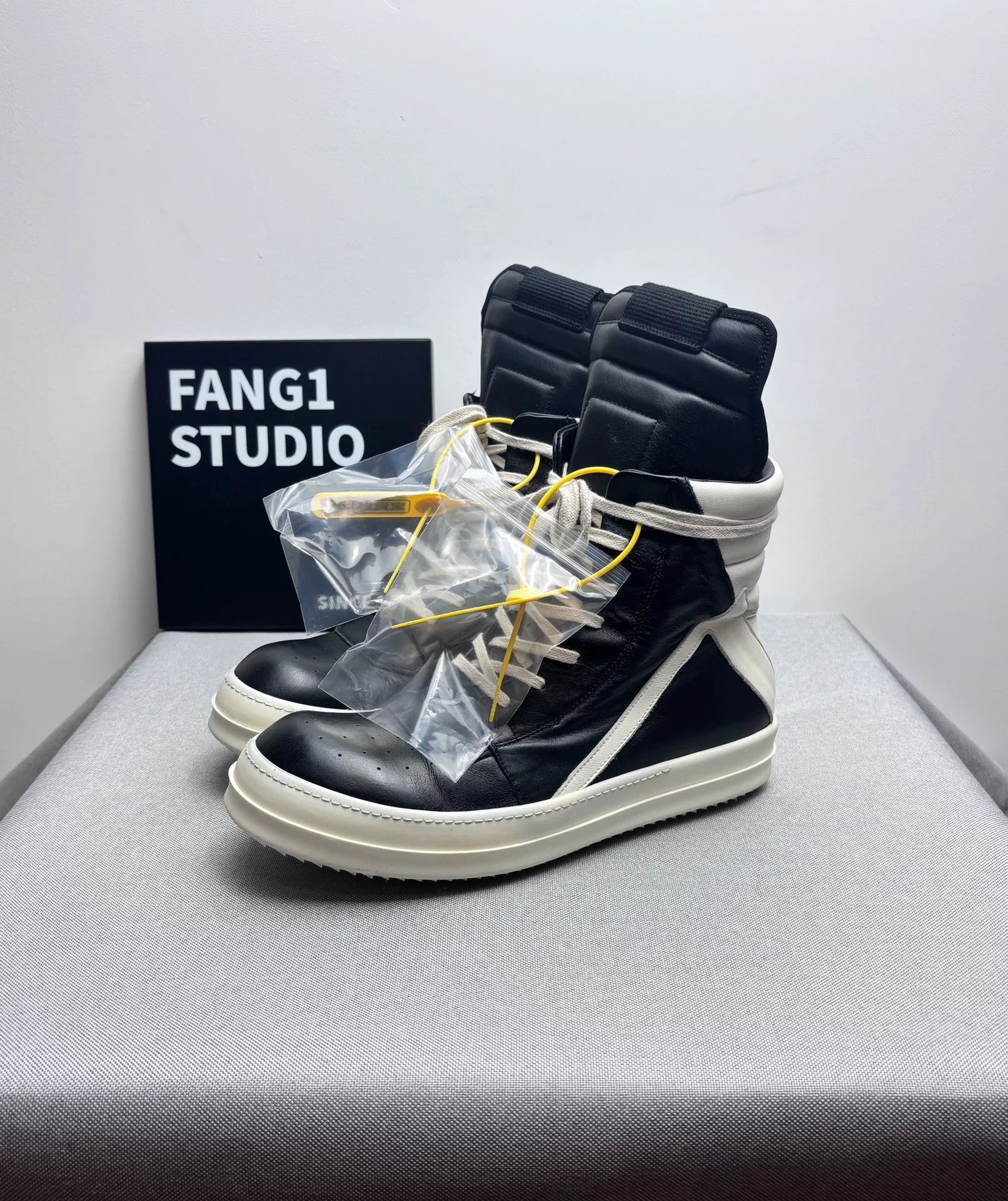 Rick Owens Rick Owens Leather Black Hitop Sneakers 8.5 Men Size US 8.5 / EU 41-42 - 1 Thumbnail