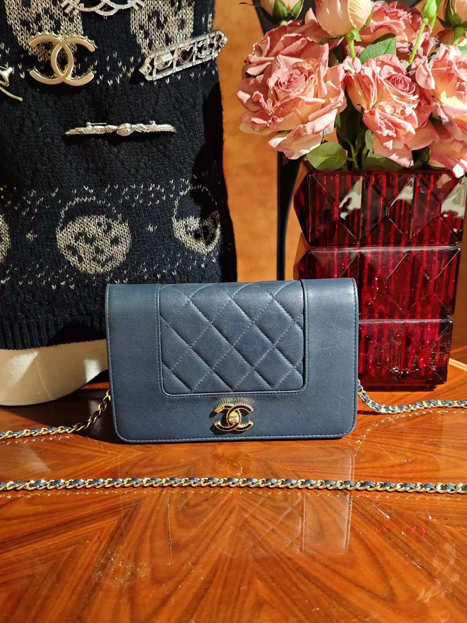 Chanel Pre-loved Bag Very good condition Size ONE SIZE - 1 Thumbnail