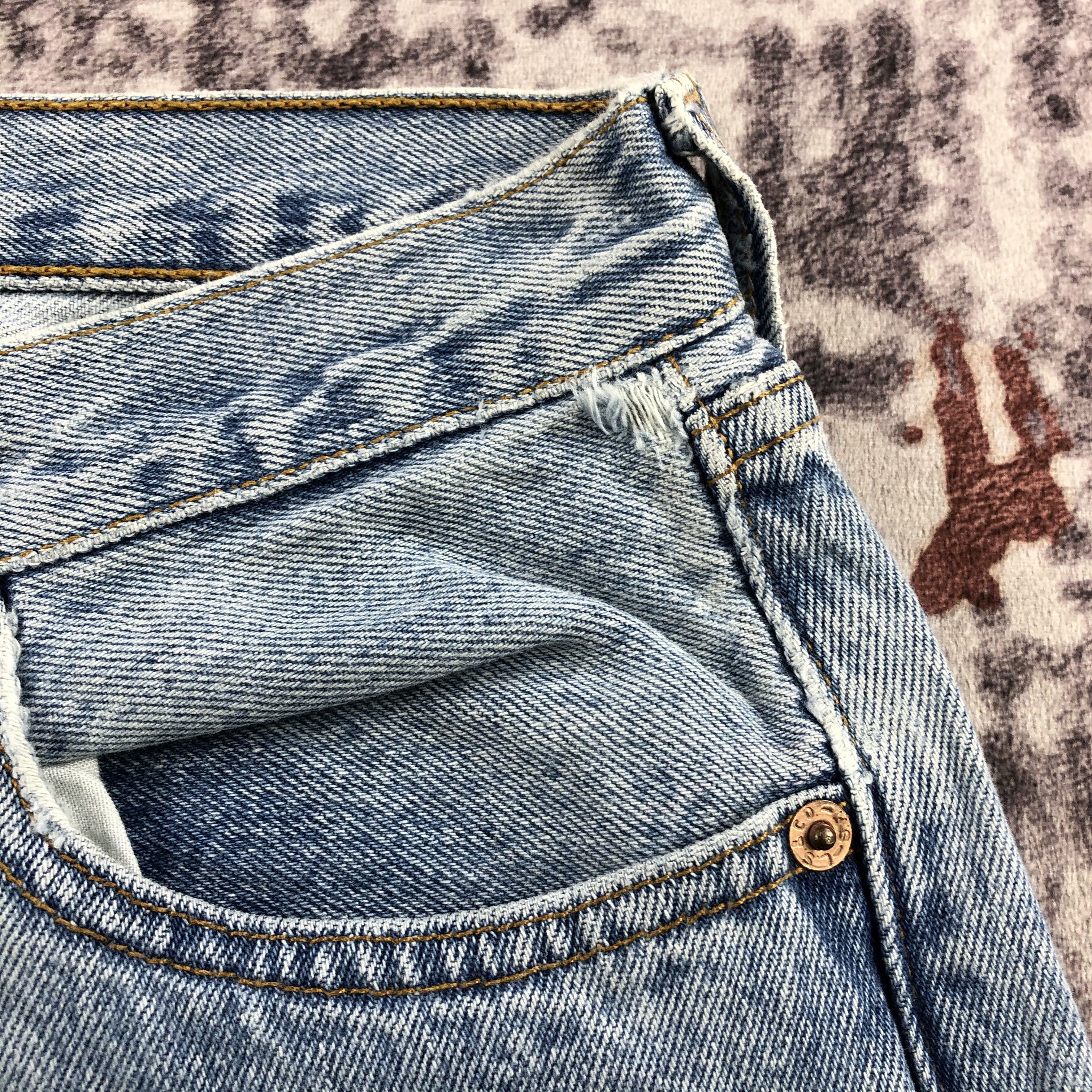 Levi's Vintage 90s Light Wash Levis 501 Jeans-JM2609 Size US 27 - 10 Thumbnail