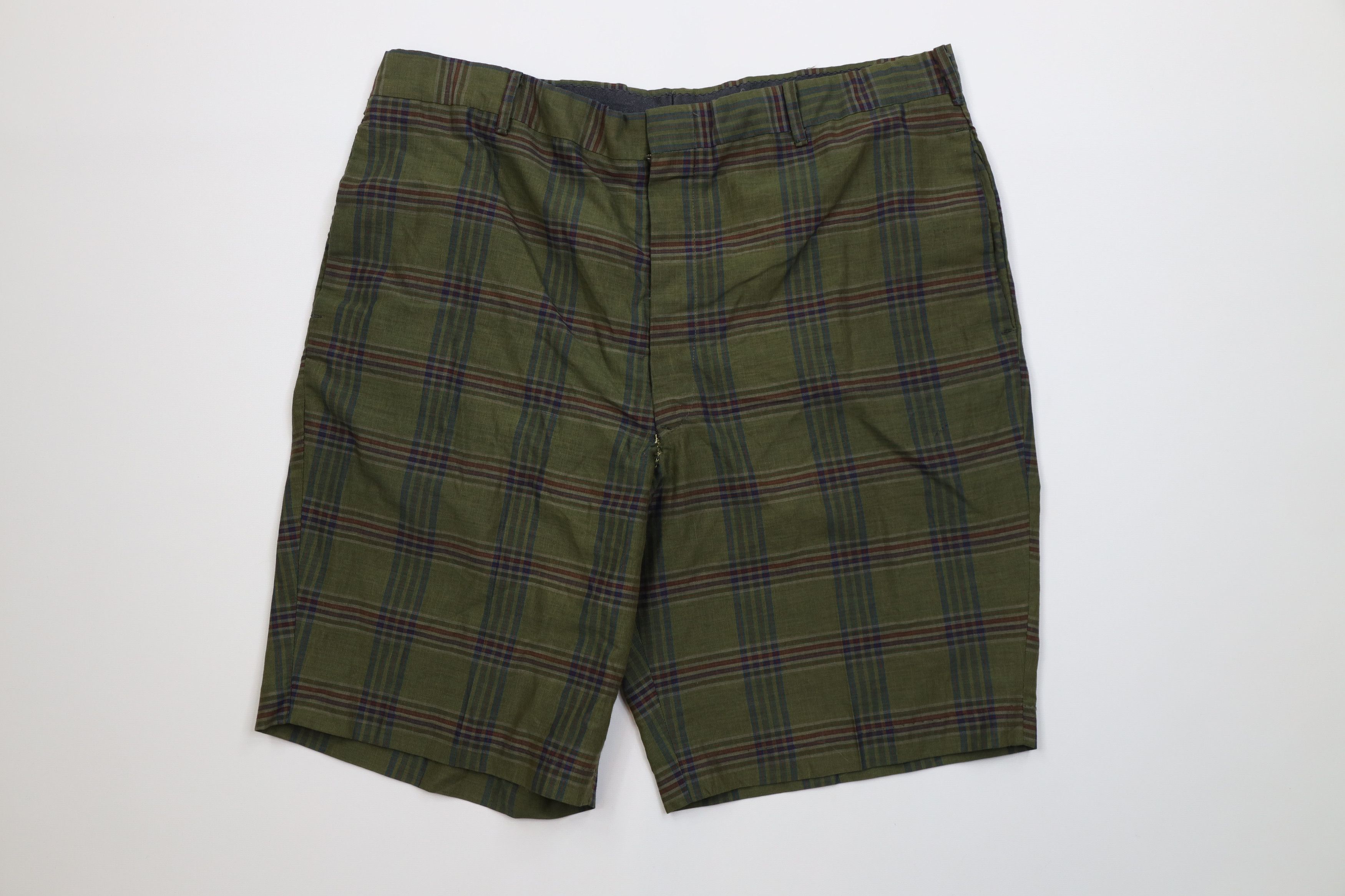 Vintage Vintage 50s Streetwear Plaid Above Knee Chino Shorts USA Size US 36 / EU 52 - 1 Thumbnail