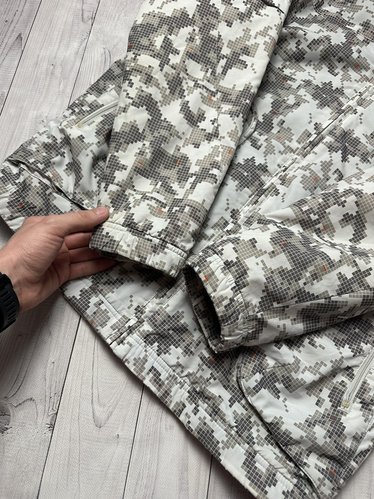 Nike × Vintage Vintage Nike ACG winter jacket size Xs logo white Camo rare Size US XS / EU 42 / 0 - 8 Thumbnail