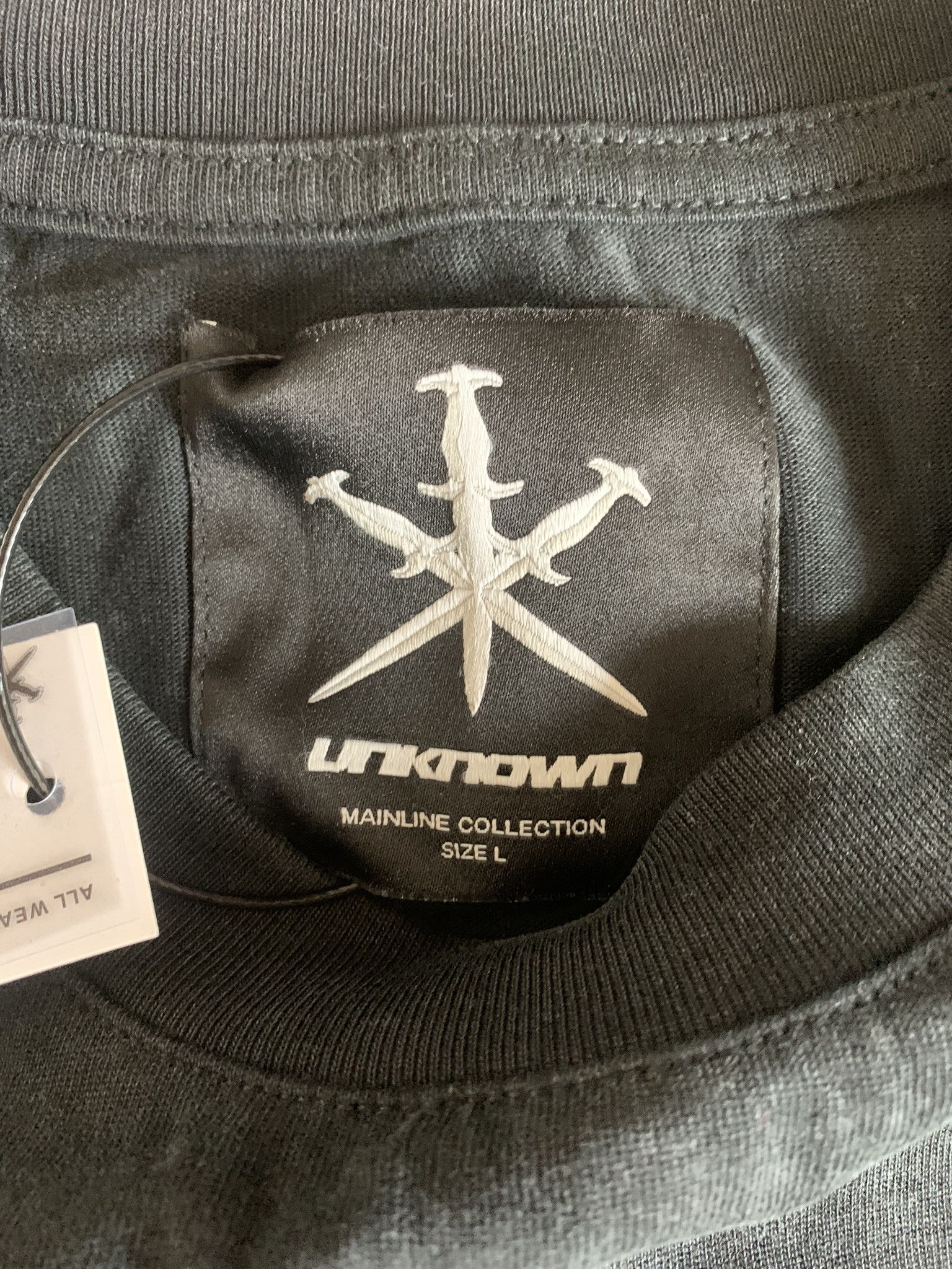 Unknown London Unknown London Gothic Unknown Logo Tee Size US L / EU 52-54 / 3 - 3 Thumbnail