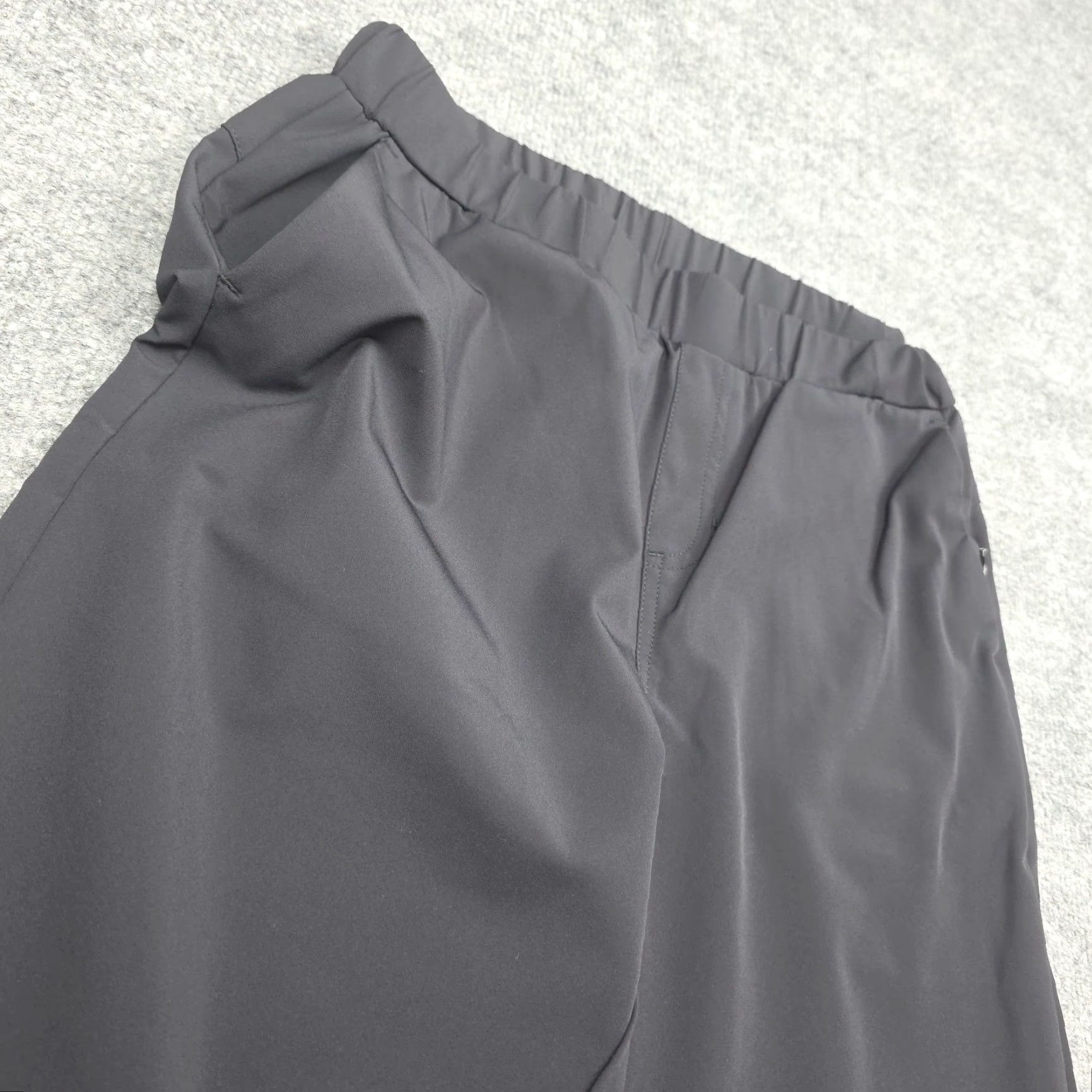 Vintage Cozy Earth Jogger Pants Women's Small Black Stretch Regular Tapered Pocket Moisture Wicking Adjustable Waist Lounge Activewear Comfort Size 28" / US 6 / IT 42 - 3 Thumbnail