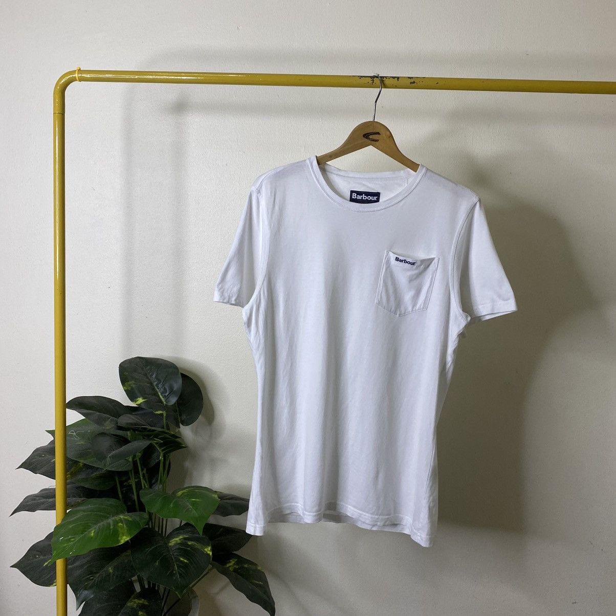 Barbour Barbour Single Pocket White T Shirt Size US M / EU 48-50 / 2 - 1 Thumbnail