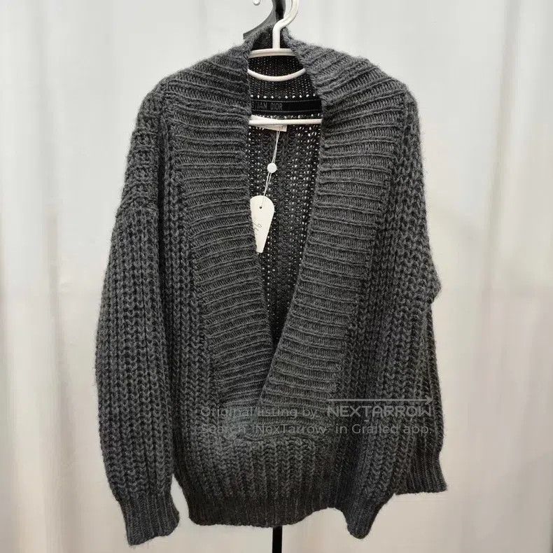 Dior Dior Woollen blend knitted V-neck sweater Size XXS / US 00 / IT 34 - 2 Thumbnail