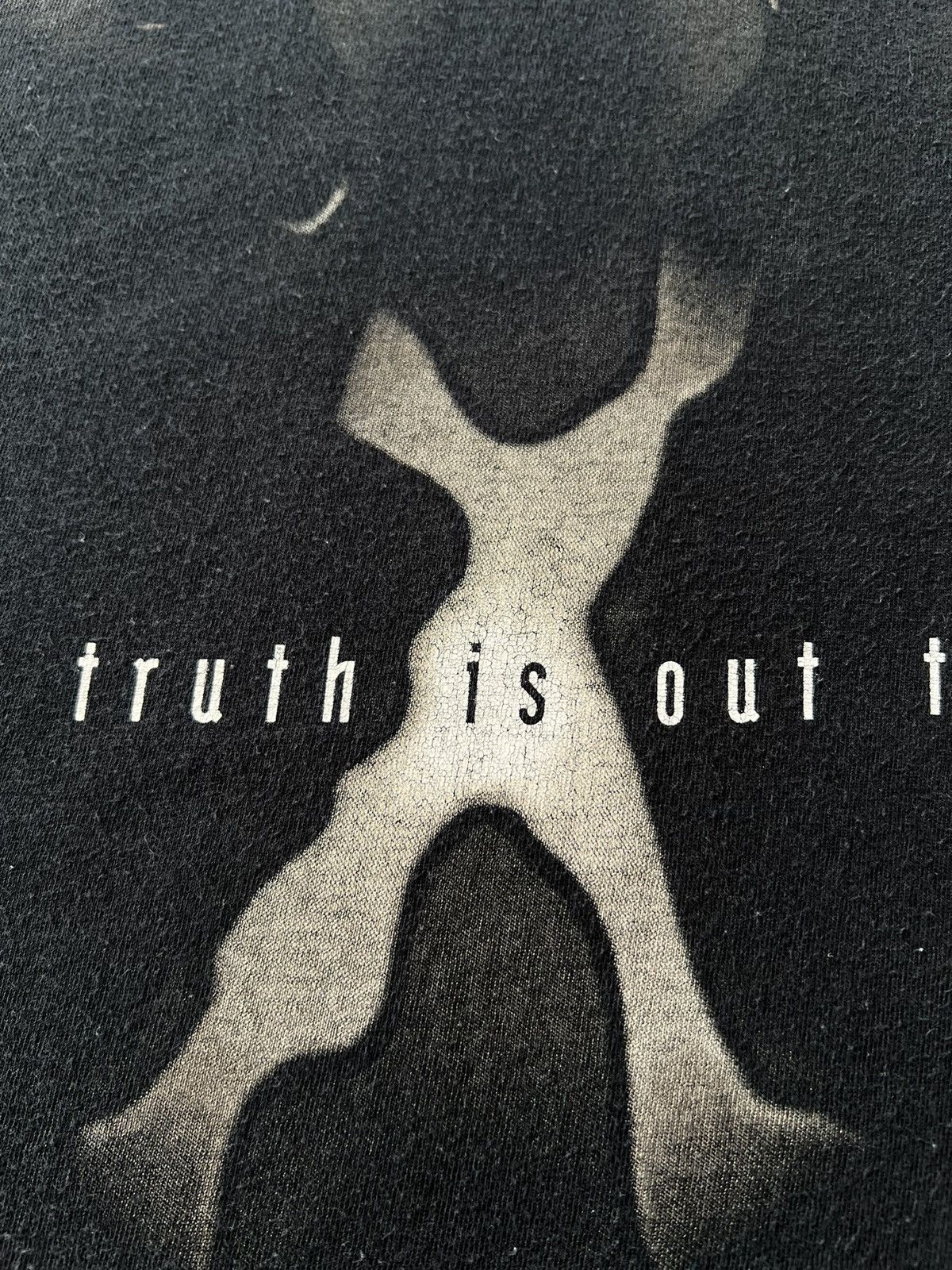 Vintage Vintage 1995 The X Files The Truth Is Out There Movie Tshirt Size US XL / EU 56 / 4 - 13 Thumbnail