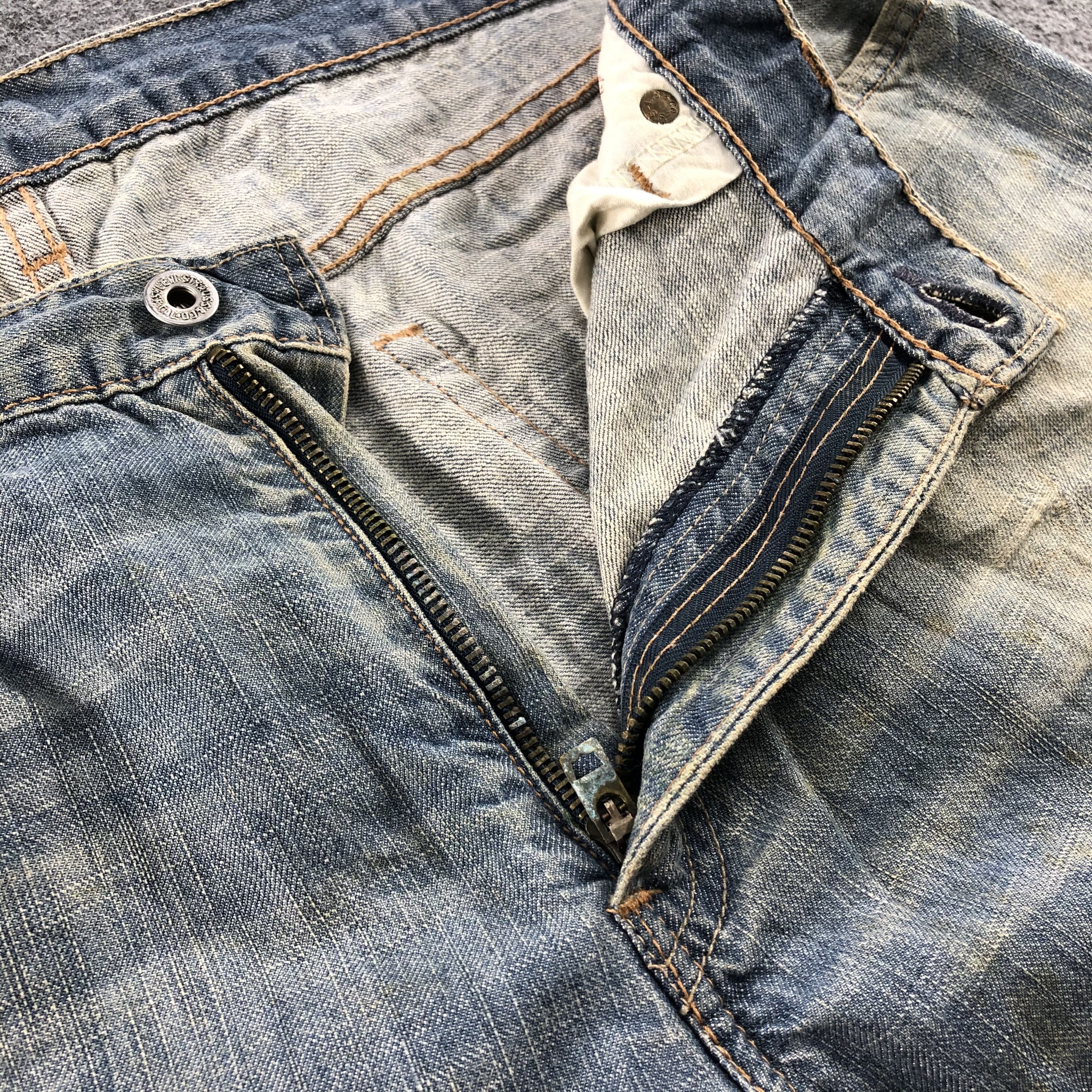 Levi's Light Wash Vintage Levis 514 Jeans-J1281 Size US 37 - 8 Thumbnail