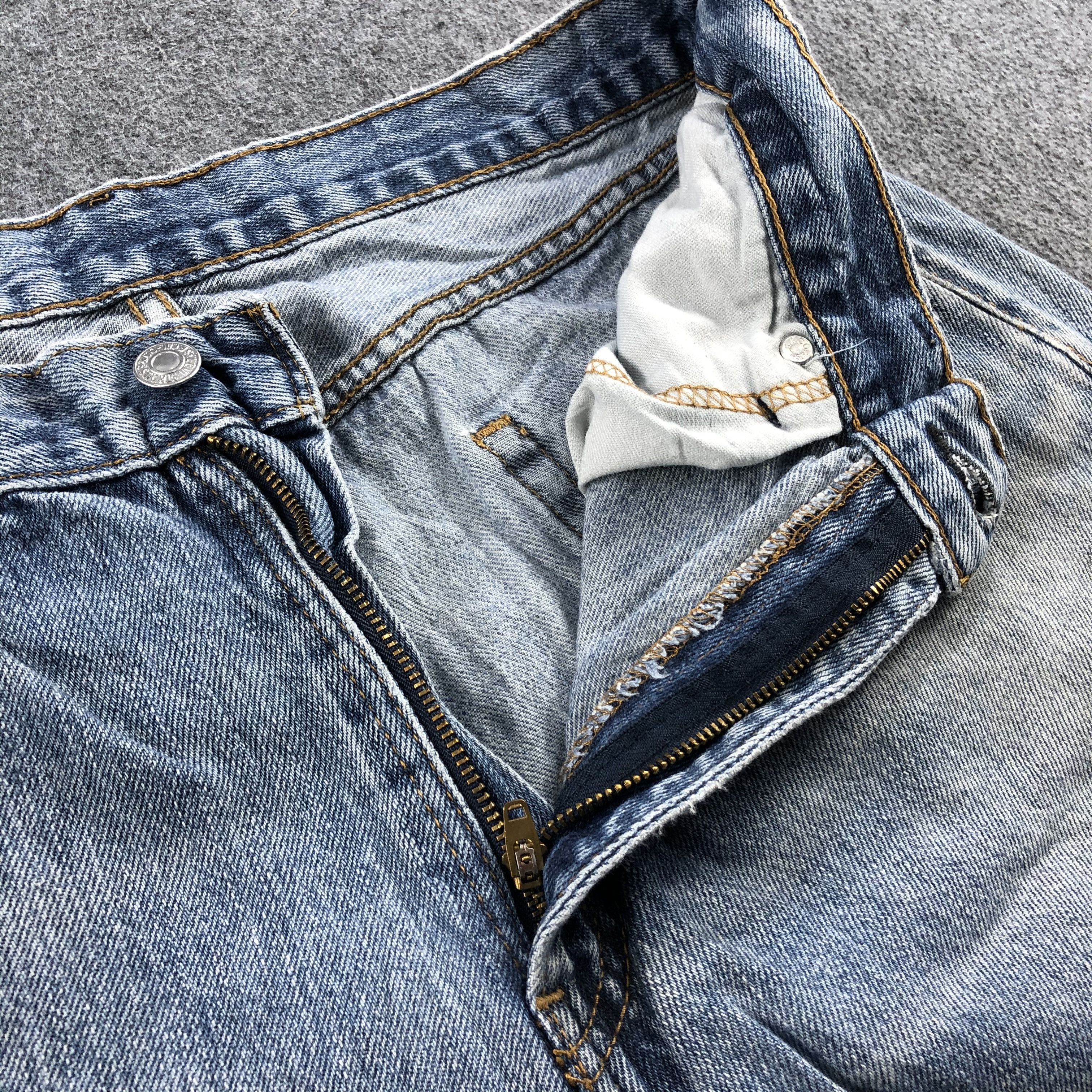 Levi's Vintage Light Wash Levis 505 Jeans-J2045 Size US 33 - 10 Thumbnail