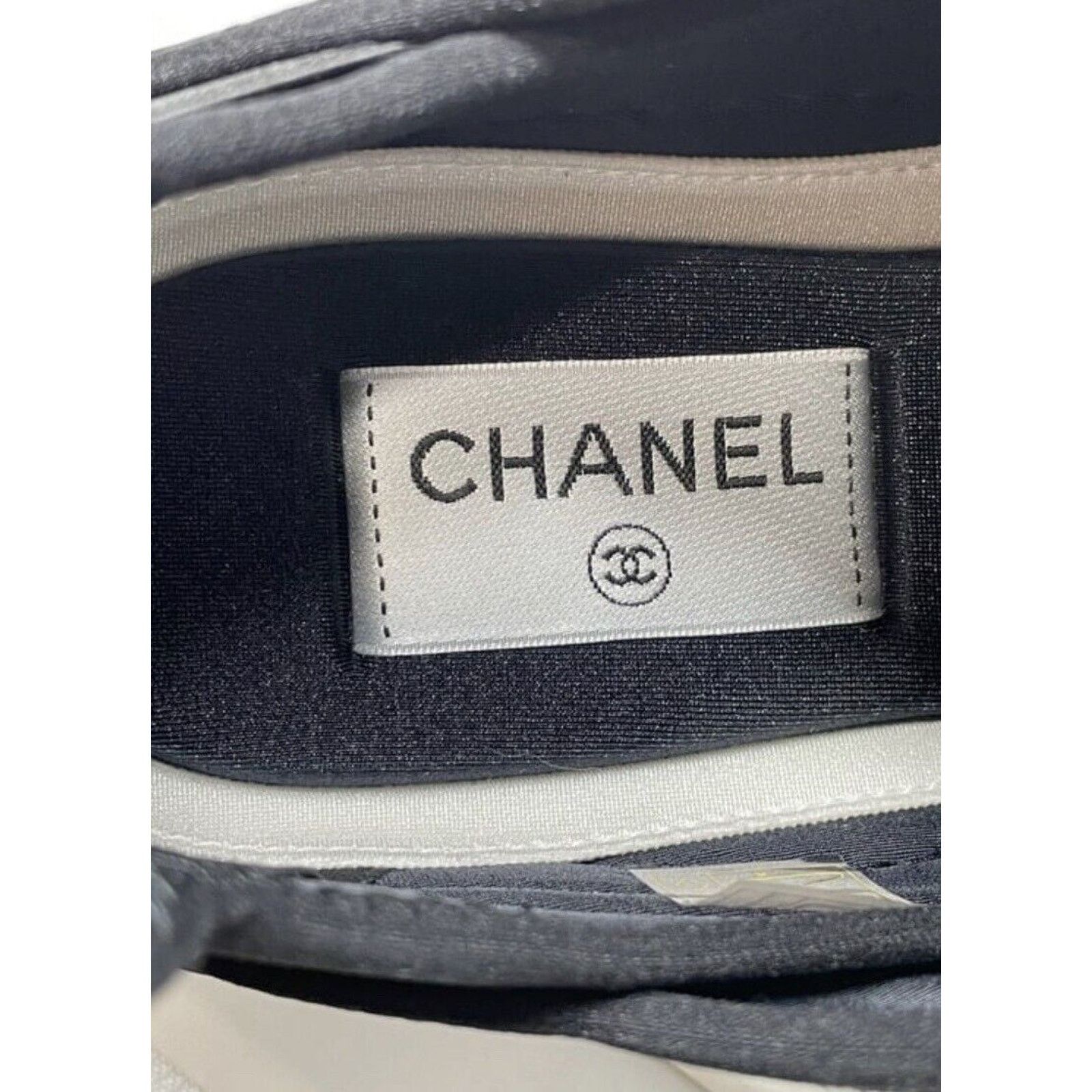 Chanel Chanel Velvet Calfskin & Mixed Fibers Sneaker Black 39.5 NIB Size US 8.5 / IT 38.5 - 7 Thumbnail