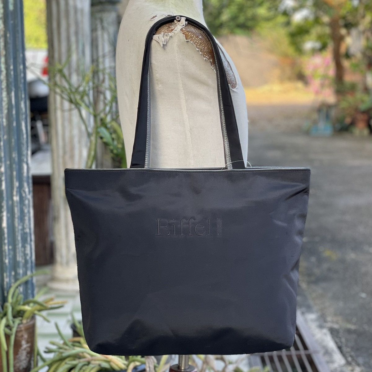 Japanese Brand × Vintage Vintage La Tour Effiel Black Nylon Tote Bag Size ONE SIZE - 2 Thumbnail