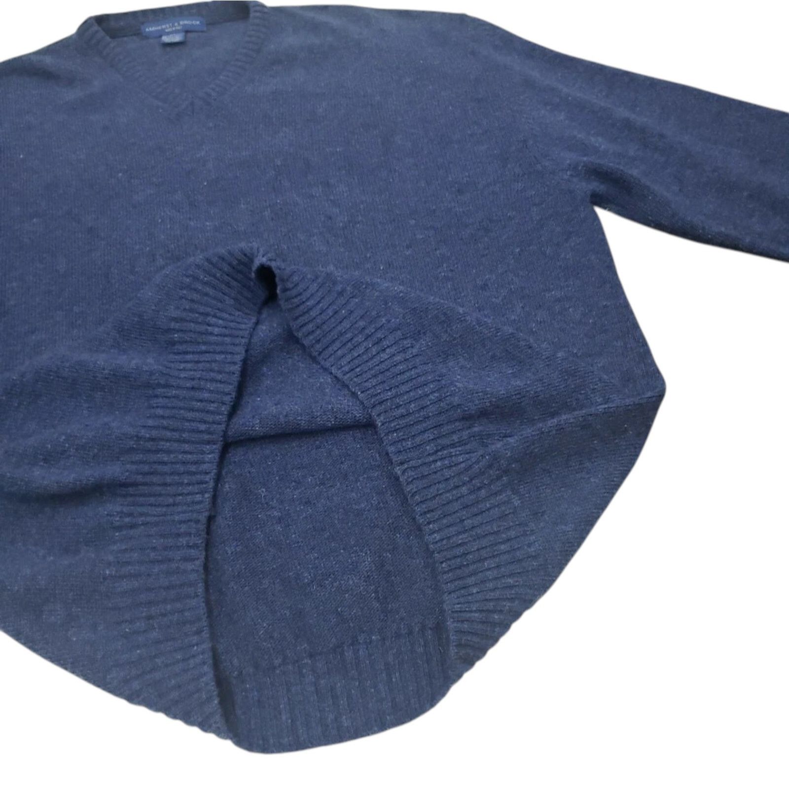 Brock Collection Amherst & Brock Made in Italy Lambs Wool Sweater V Neck XL Size US XL / EU 56 / 4 - 8 Thumbnail