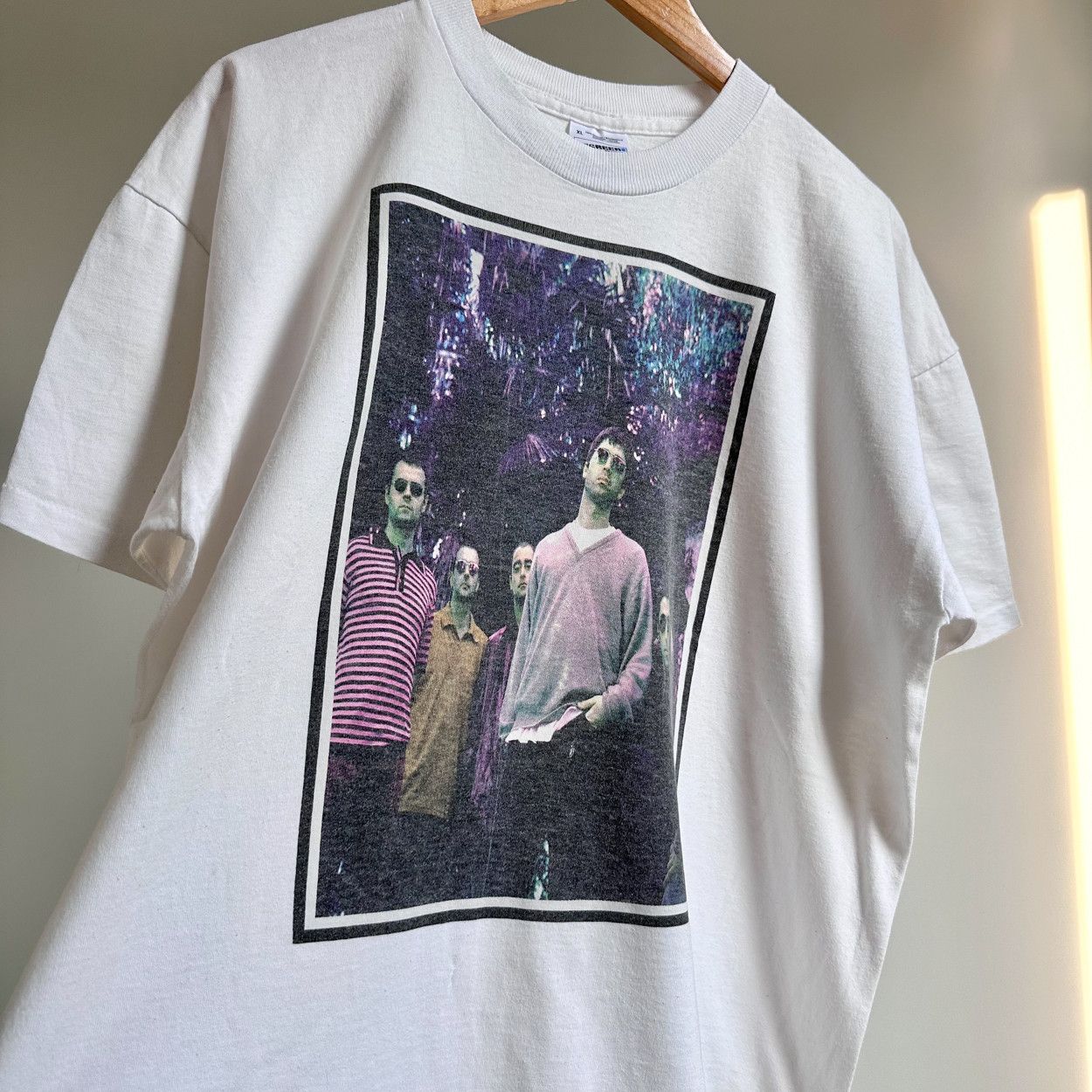 Vintage 90s Oasis band Be here now album t shirt size XL Size US XL / EU 56 / 4 - 1 Thumbnail