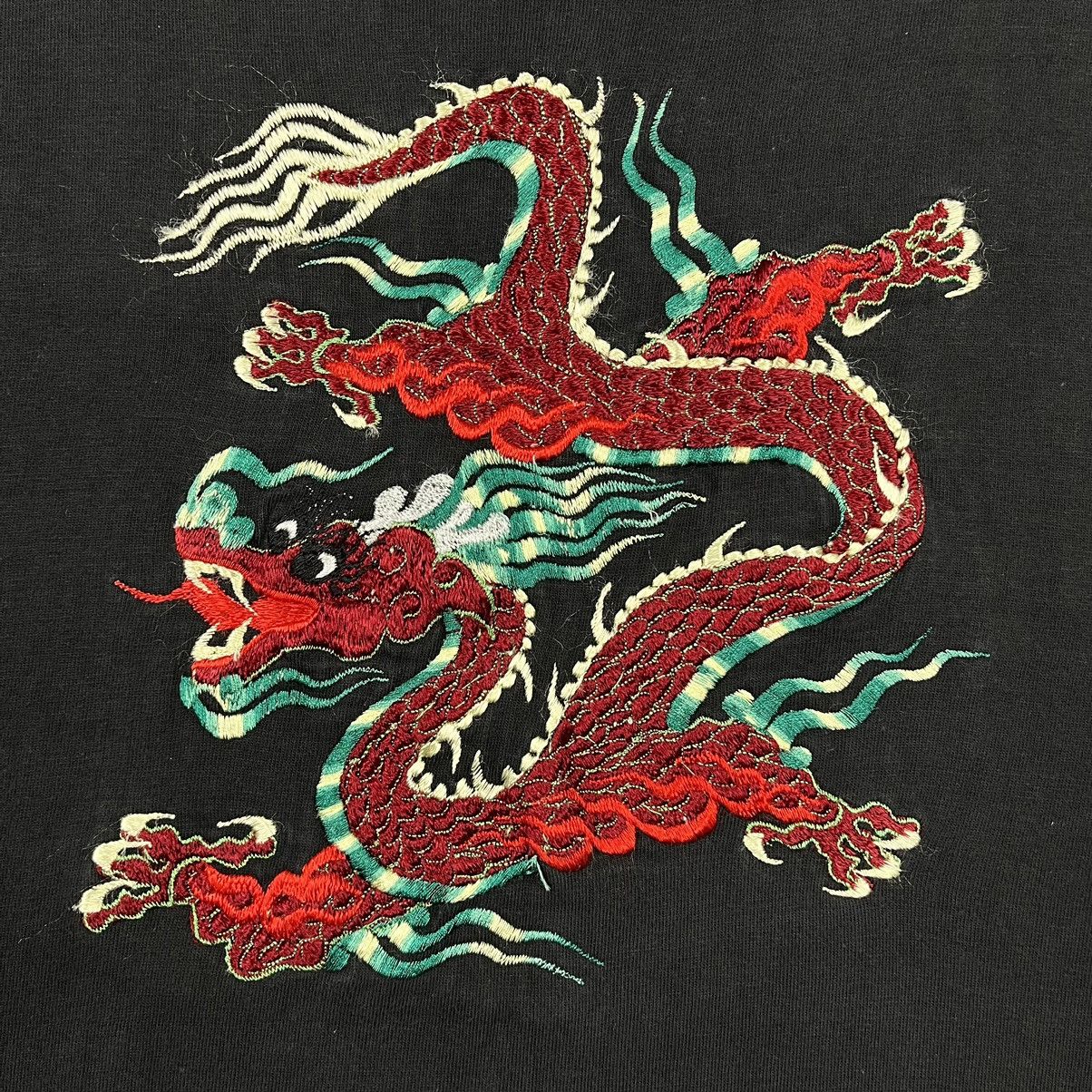Japanese Brand Vintage Japanese dragon y2k big logo tee 90’s Size US L / EU 52-54 / 3 - 4 Thumbnail