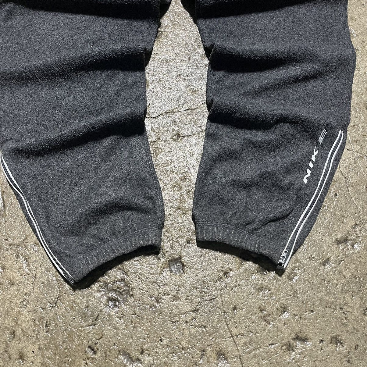 Nike × Nike ACG × Vintage Crazy Vintage Y2K Nike Fleece Track Pants Baggy Essential Size US 30 / EU 46 - 3 Thumbnail
