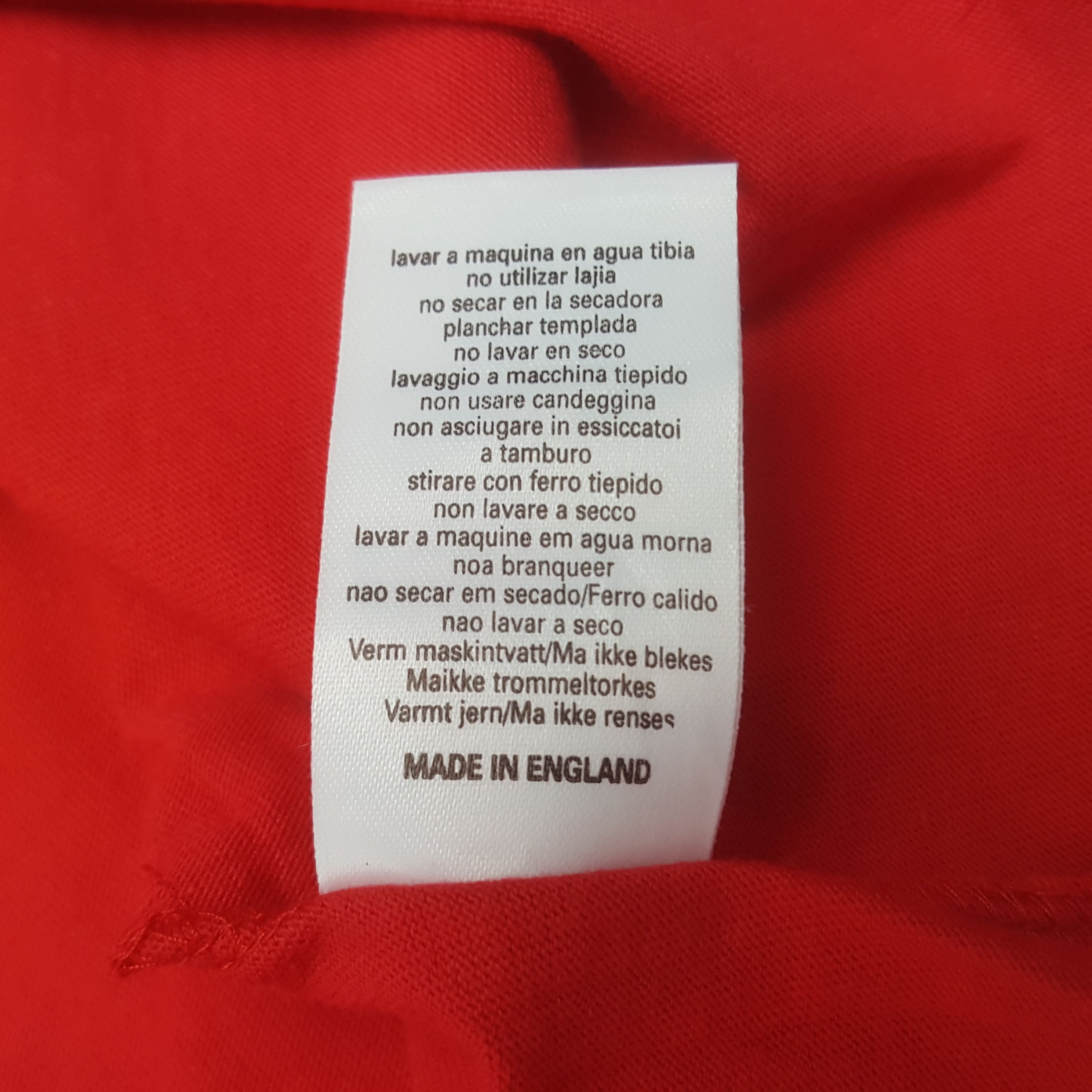 Burberry Vintage Burberrys Embroidery Logo Tshirt Size US L / EU 52-54 / 3 - 7 Thumbnail