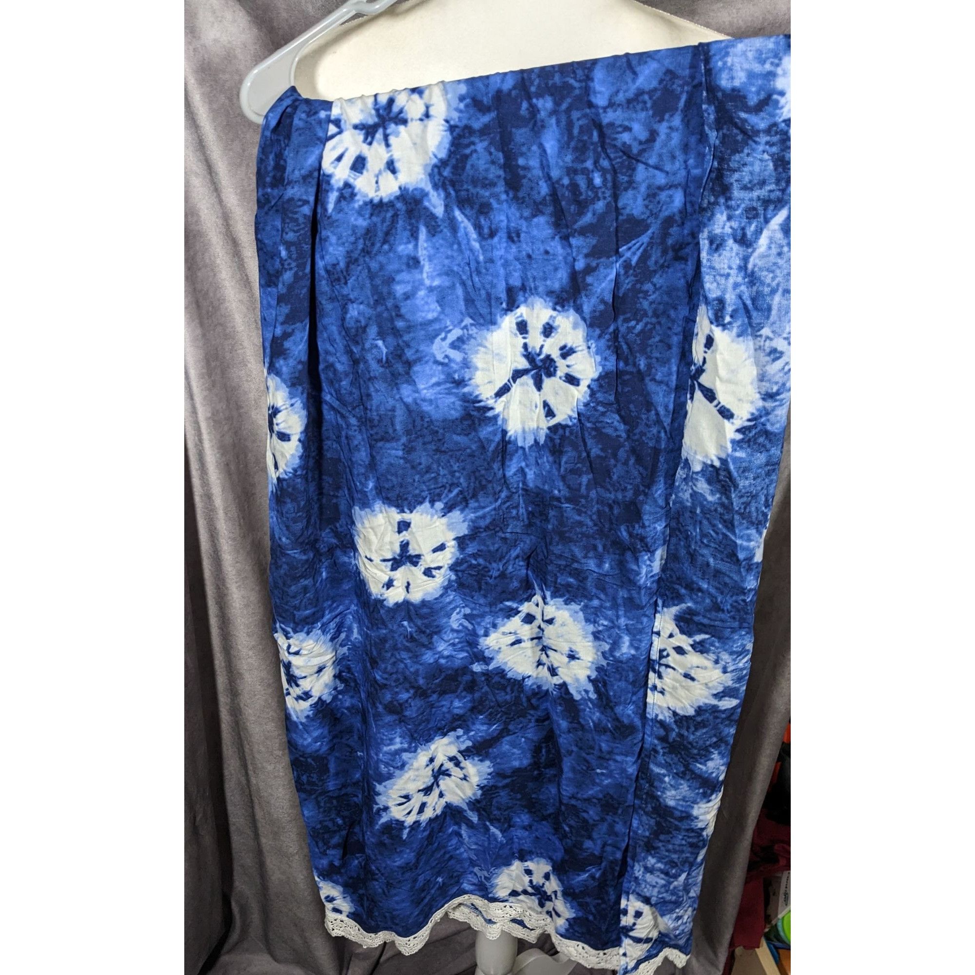 Other Bohemian Floral Blue And White Tie Dye Scarf With Lace Trim Size ONE SIZE - 8 Thumbnail