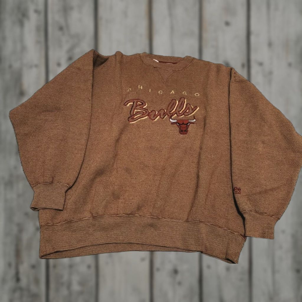 LeSportsac VINTAGE Lee Sports 90s Chicago Bulls NBA Embroidered Crewneck Sweatshirt Mens XL Red Pullover Embroidered Sports USA Crewneck Mens XL Size US XL / EU 56 / 4 - 1 Thumbnail