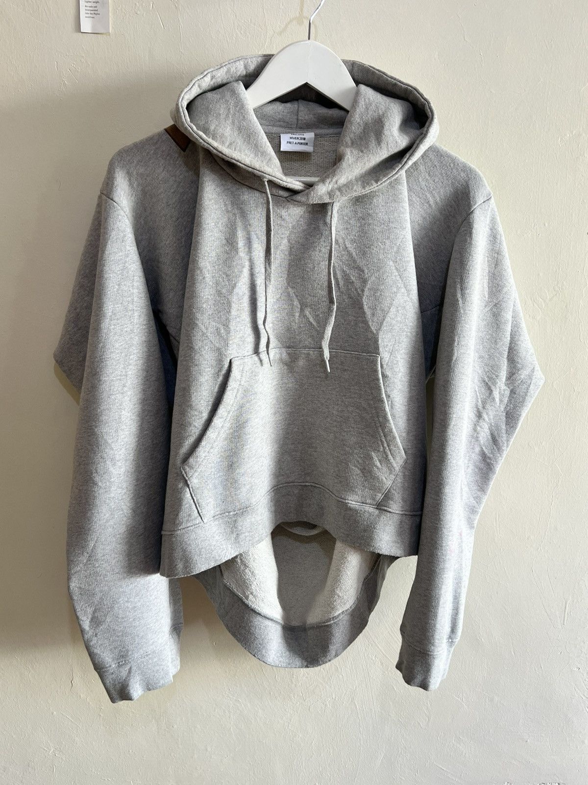 Vetements FW18 VETEMENTS MISSPLACED HOODIE Size US S / EU 44-46 / 1 - 1 Thumbnail