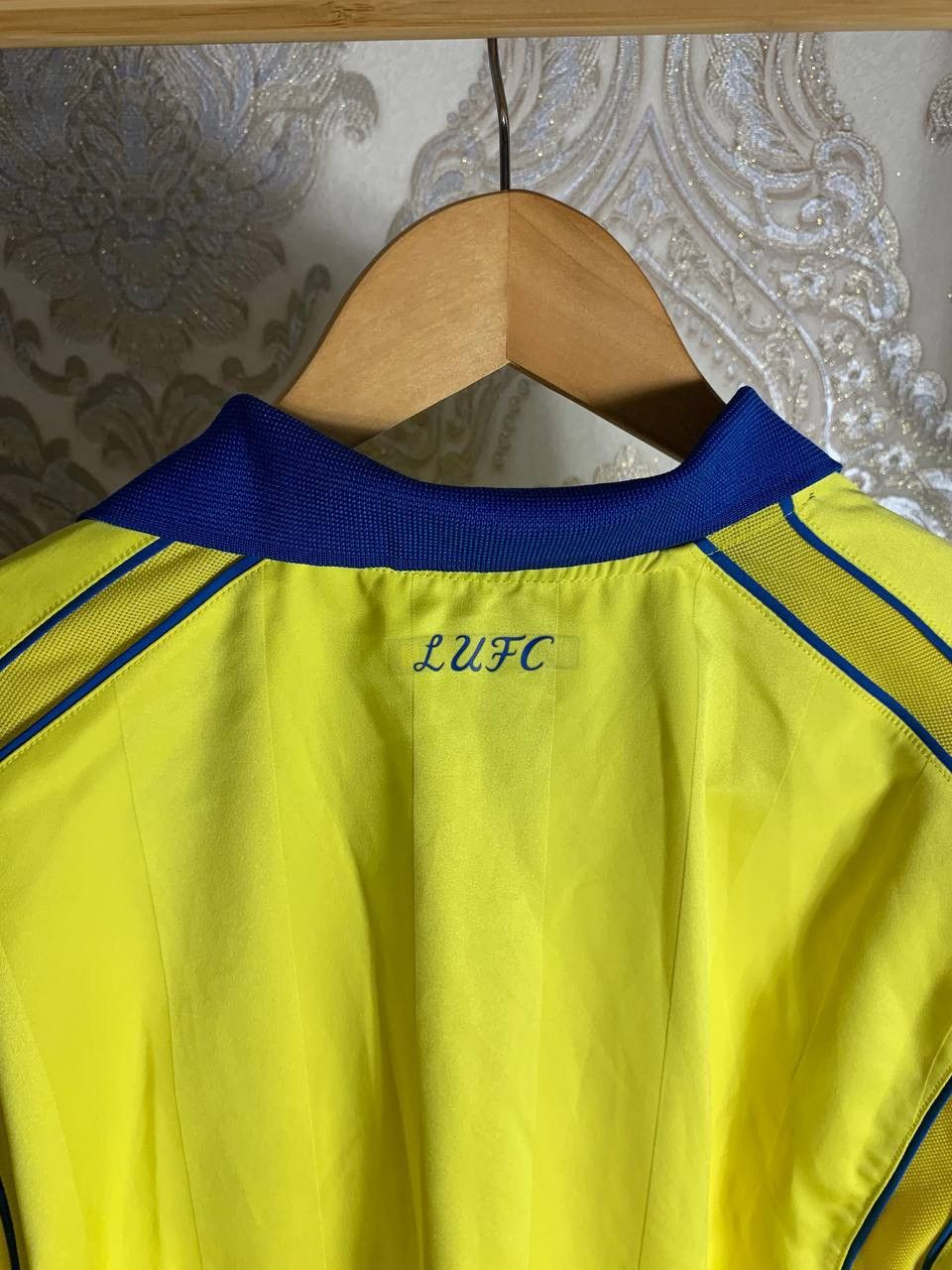 Vintage VERY RARE ADMIRAL FC LEEDS UNITED ENGLAND SOCCER JERSEY Y2K Size US M / EU 48-50 / 2 - 7 Thumbnail