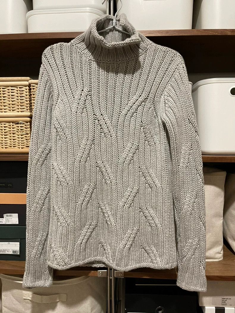 Loro Piana LORO PIANA A little cashmere sweater Size XS / US 0-2 / IT 36-38 - 1 Thumbnail