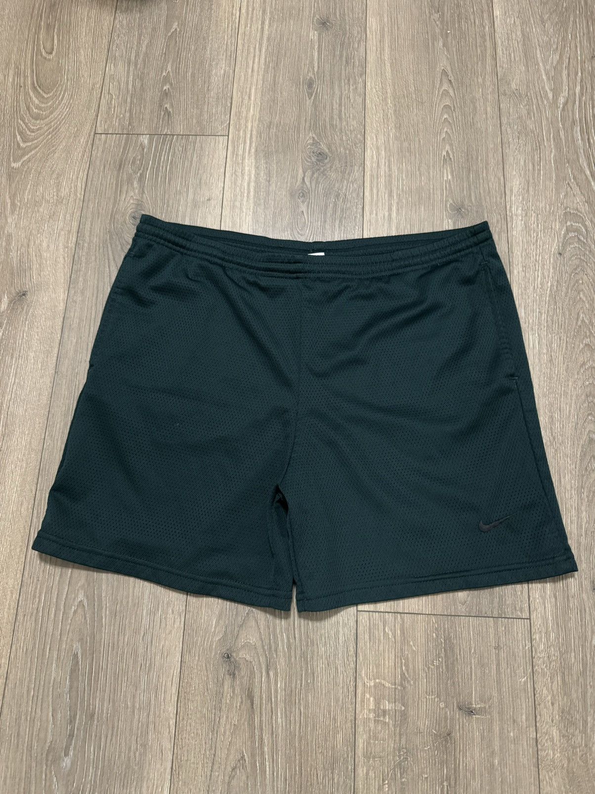 Nike Vintage Nike dark green shorts Size US 39 - 1 Thumbnail