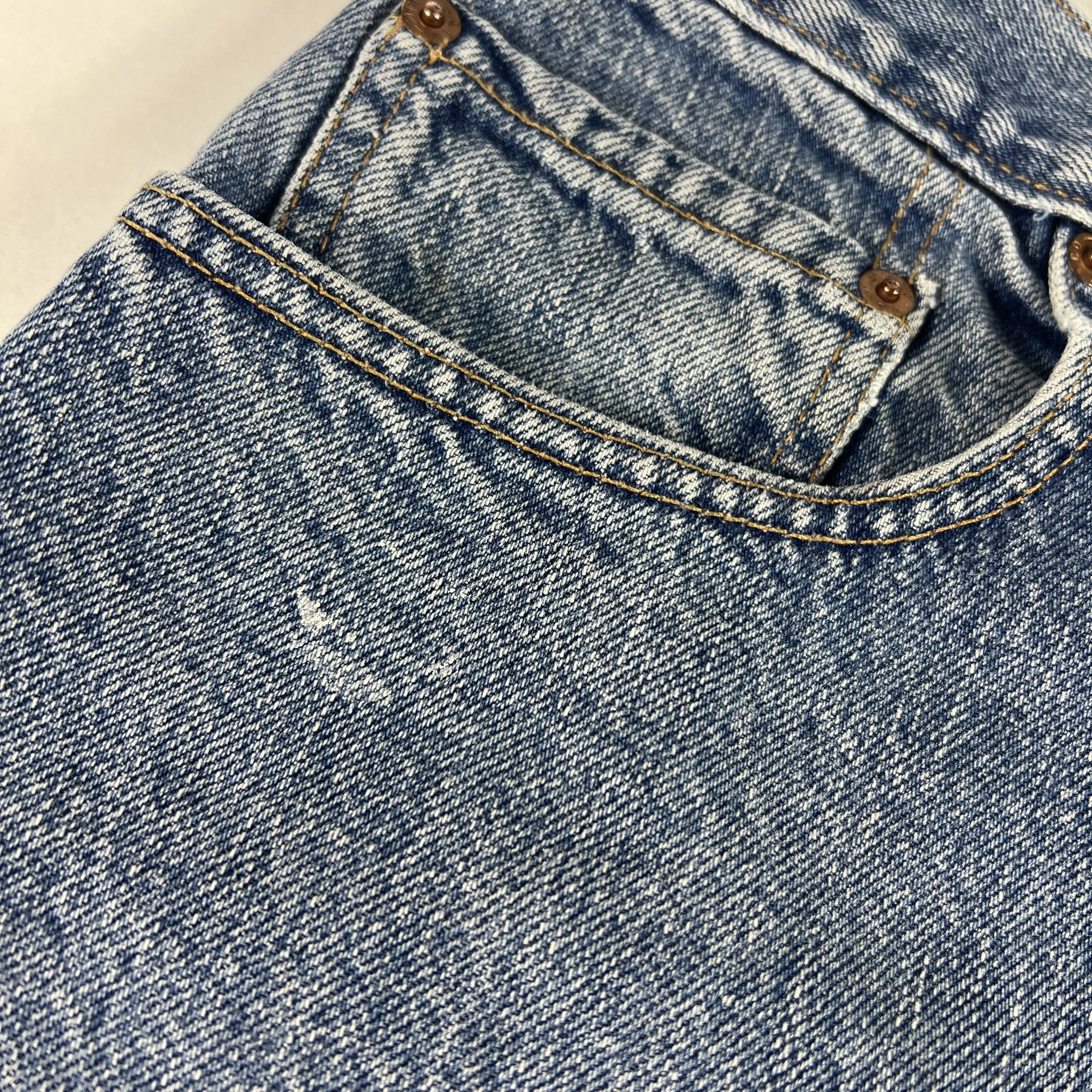 Levi's × Vintage Y2K Levi's Jeans Shorts 560 Loose Faded Cut Off Denim Jorts Size US 31 - 3 Thumbnail