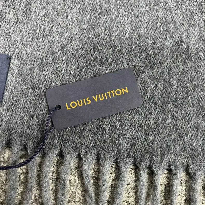 Louis Vuitton Louis Vuitton Gradient full print presbyopic wool scarf 250 Size ONE SIZE - 4 Thumbnail