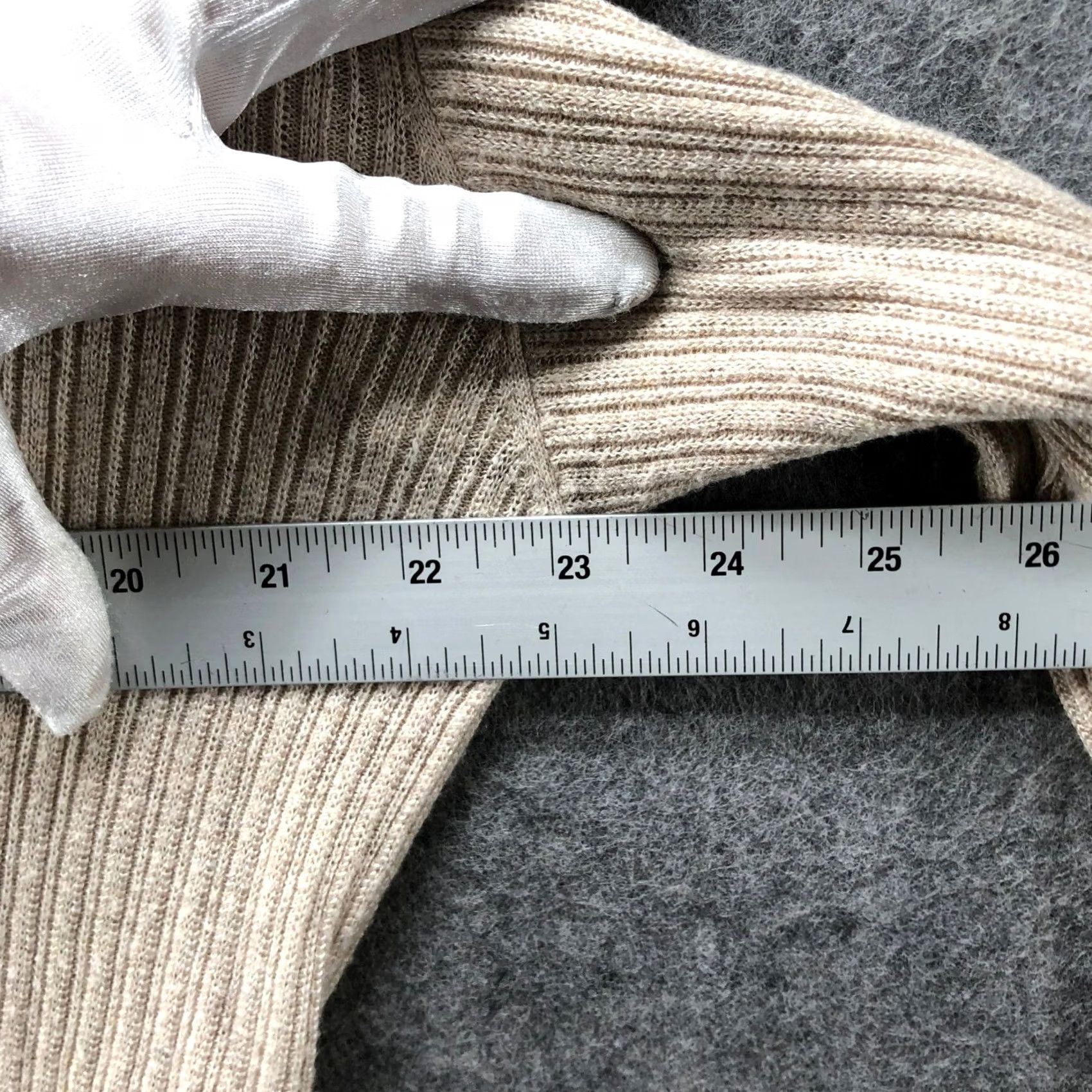 White House Black Market White House Black Market Lightweight Sweater Womens M V-Neck Beige Ribbed Soft Size M / US 6-8 / IT 42-44 - 7 Thumbnail
