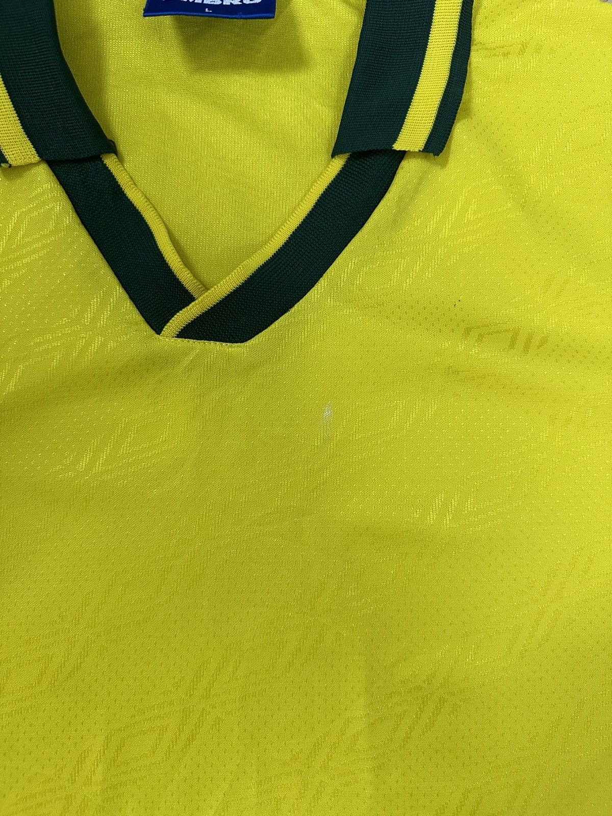 Umbro × Vintage Vintage 90’s Umbro Football Jersey Brazil Colourway Size US L / EU 52-54 / 3 - 8 Thumbnail