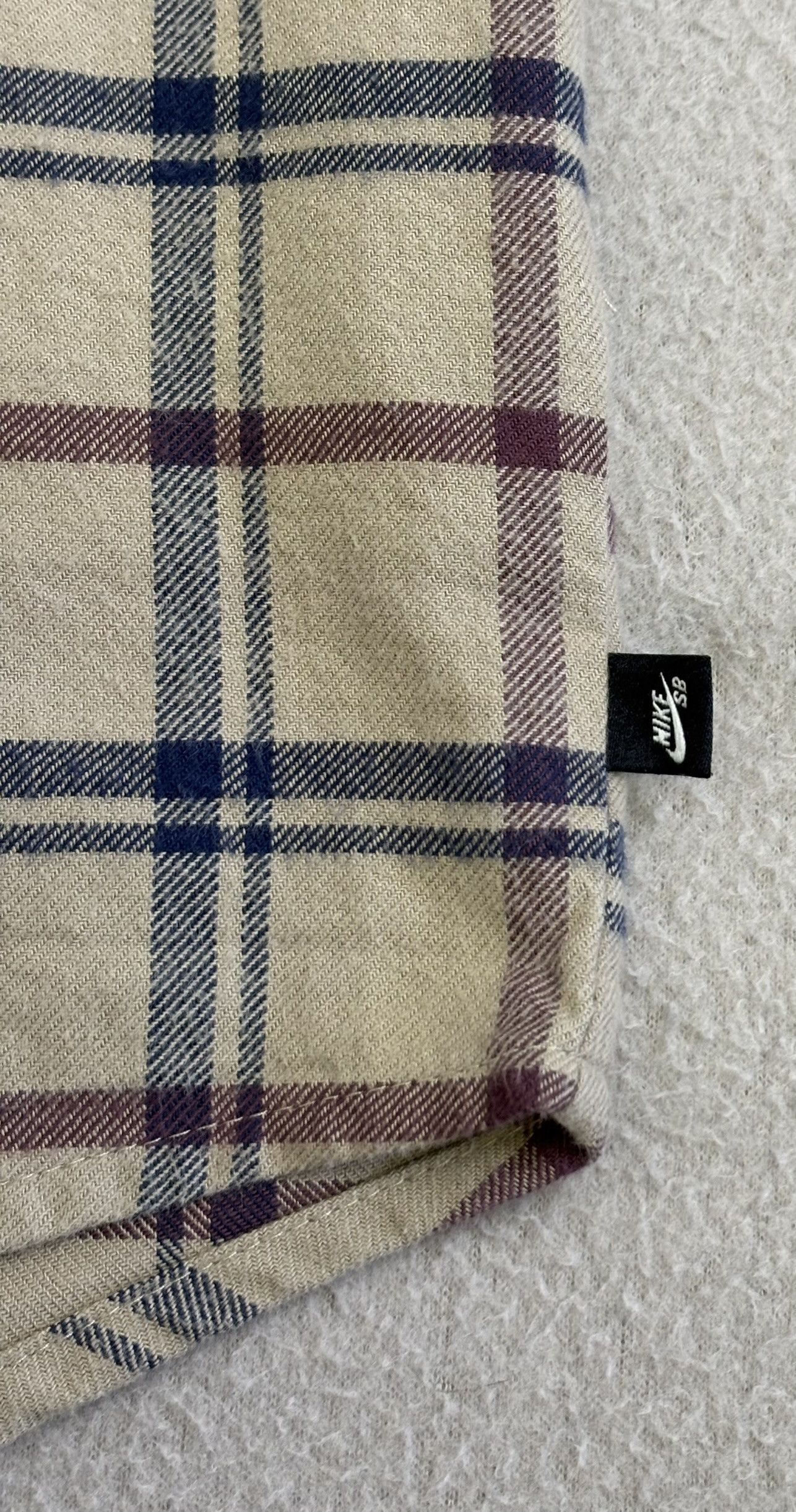 Flannel × Nike Nike SB Flannel Shirt Size L Size US L / EU 52-54 / 3 - 9 Thumbnail