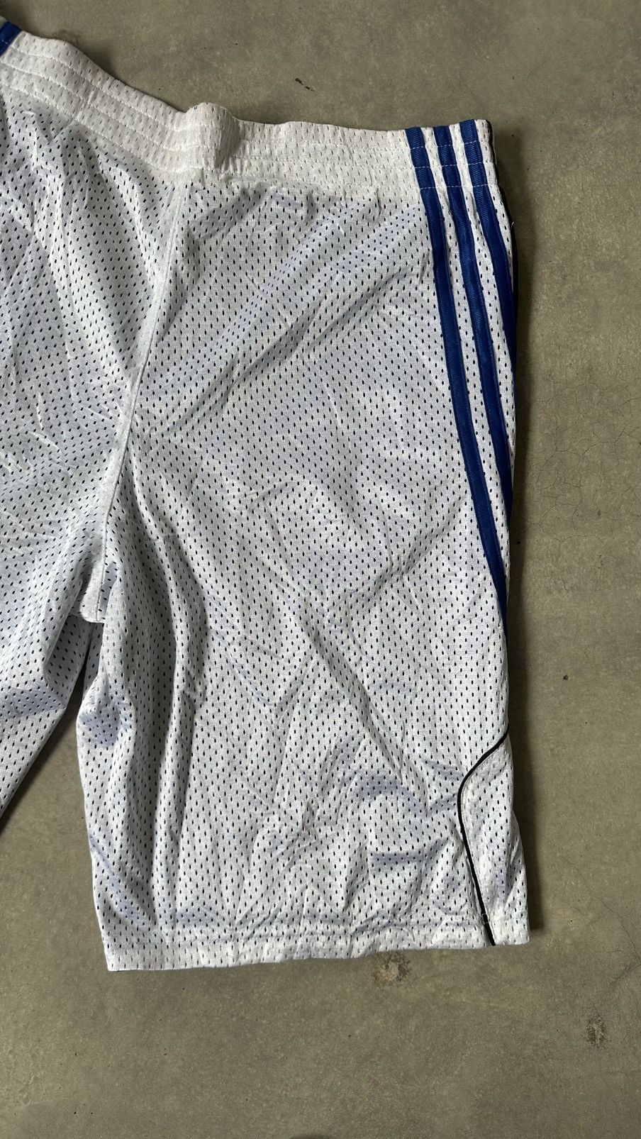 Adidas VINTAGE ADIDAS REVERSIBLE BASKETBALL SHORT Size US 34 / EU 50 - 5 Thumbnail