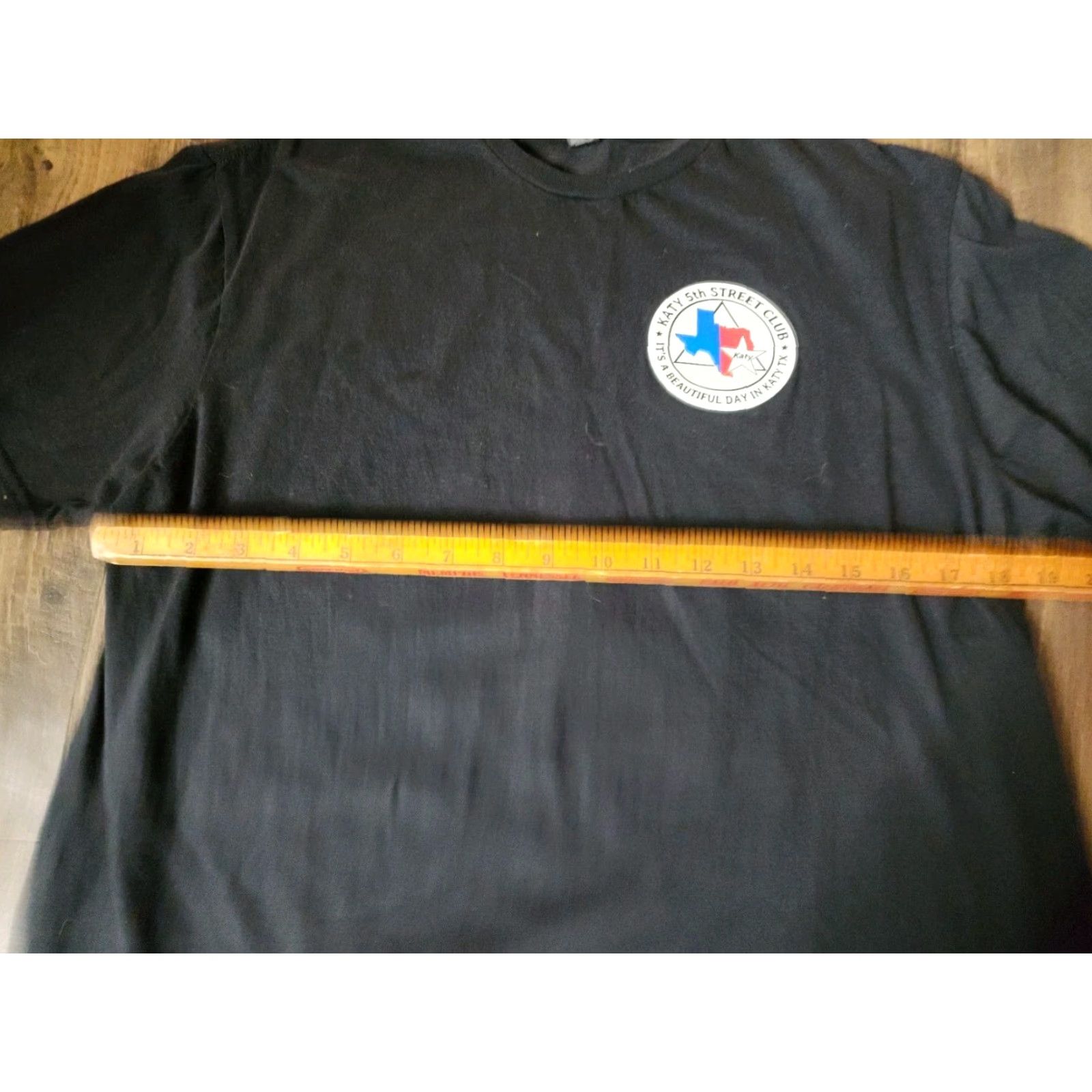 Gildan Mens L T-Shirt Black 90s Gildan Short Sleeve Crew Neck Katy Texas Character Defect Stitch Tee Size US L / EU 52-54 / 3 - 3 Thumbnail
