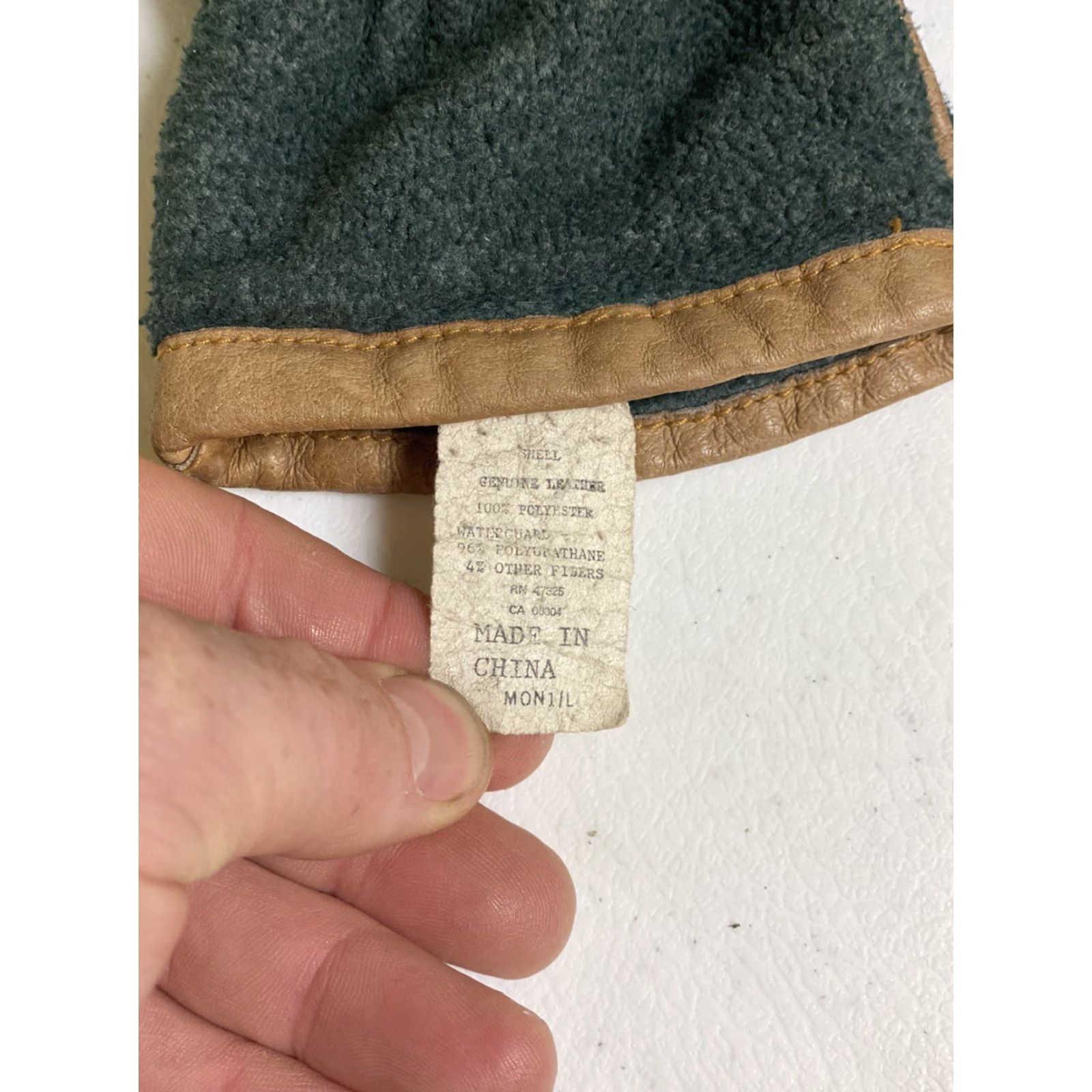 Salomon VINTAGE Salomon Gloves Mens Medium Green Fleece Leather Casual Ski Glove Size US M / EU 48-50 / 2 - 7 Thumbnail