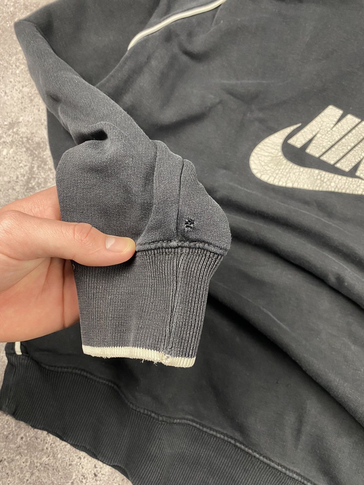 Nike Vintage Nike Distressed Faded big logo Sweatshirt Y2K Japan Size US M / EU 48-50 / 2 - 6 Thumbnail