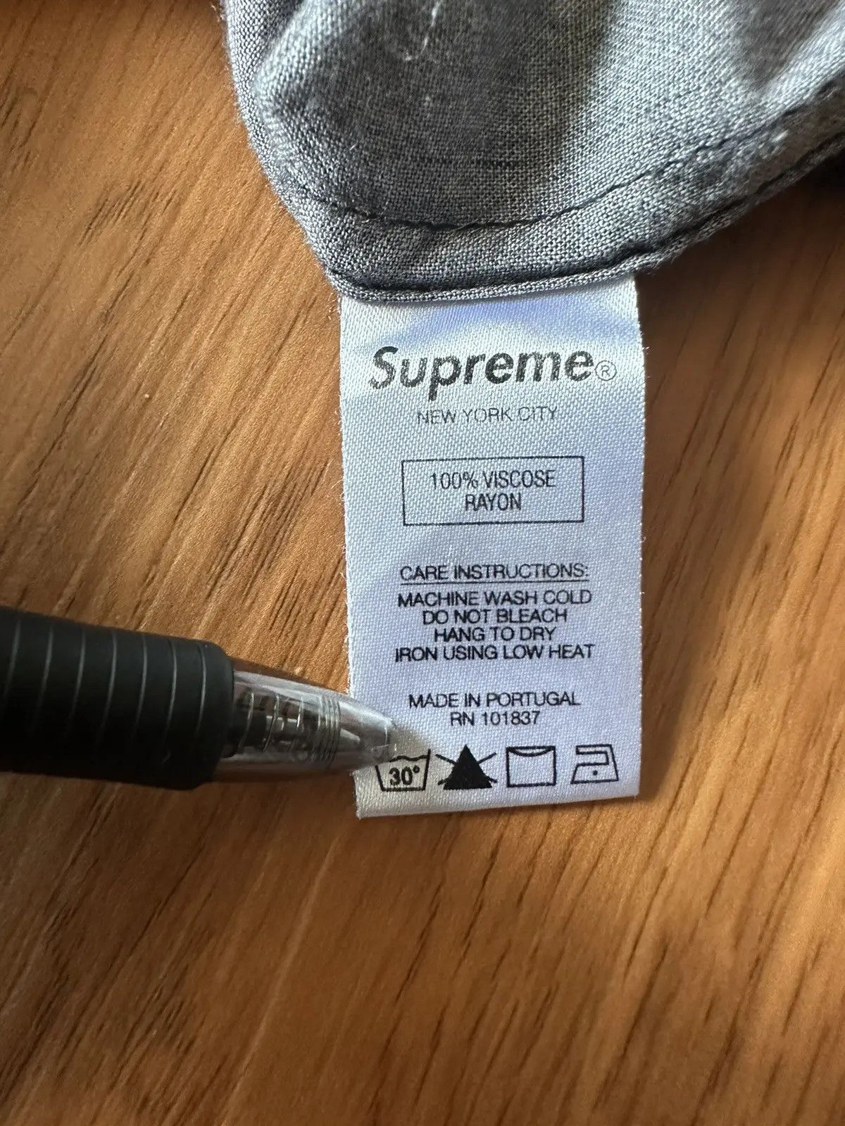 Supreme Supreme Bela Lugosi Purple Rayon SS19 size large Size US L / EU 52-54 / 3 - 4 Thumbnail