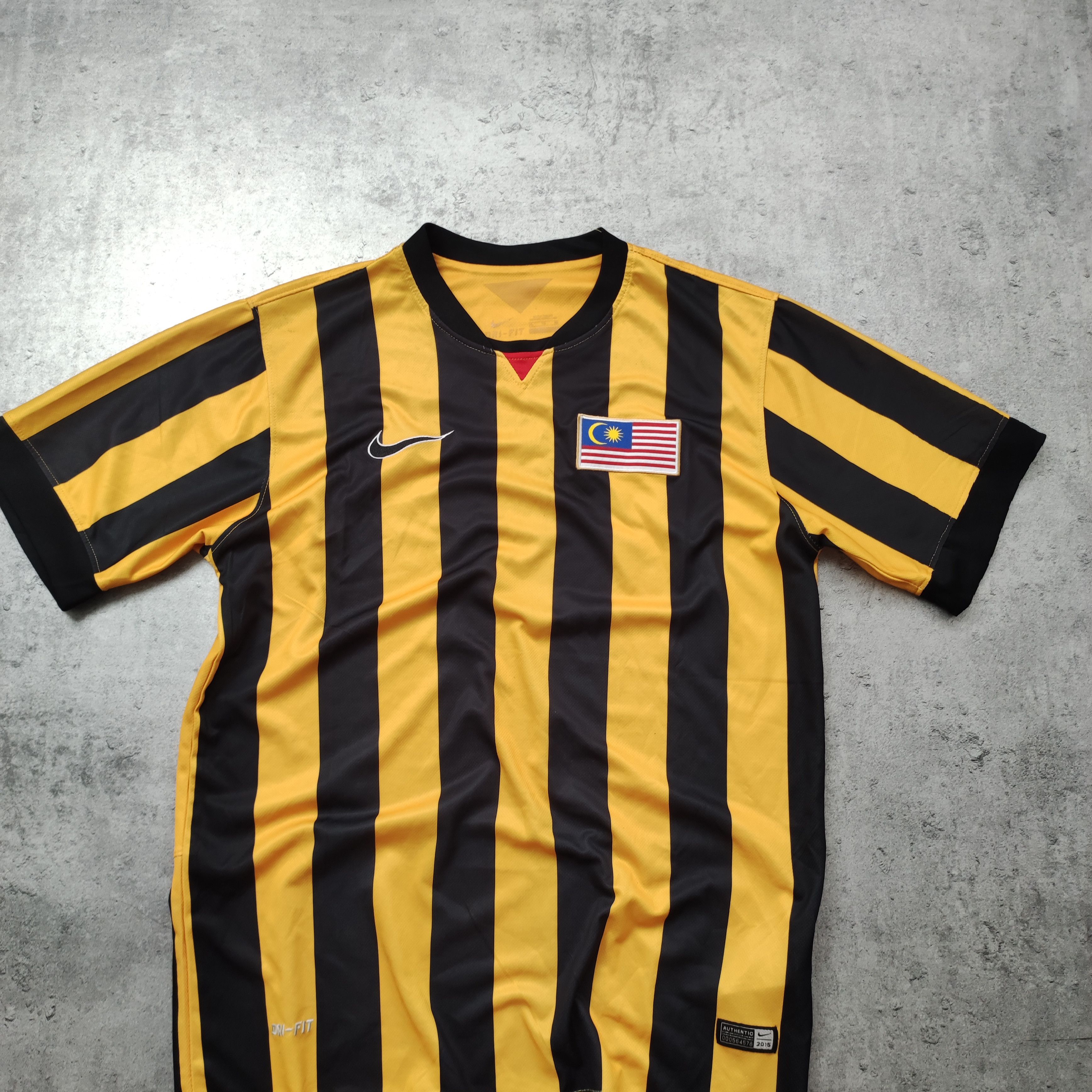 Nike RARE Football National Team Malaysia 2015 Home Jersey Size US L / EU 52-54 / 3 - 2 Thumbnail
