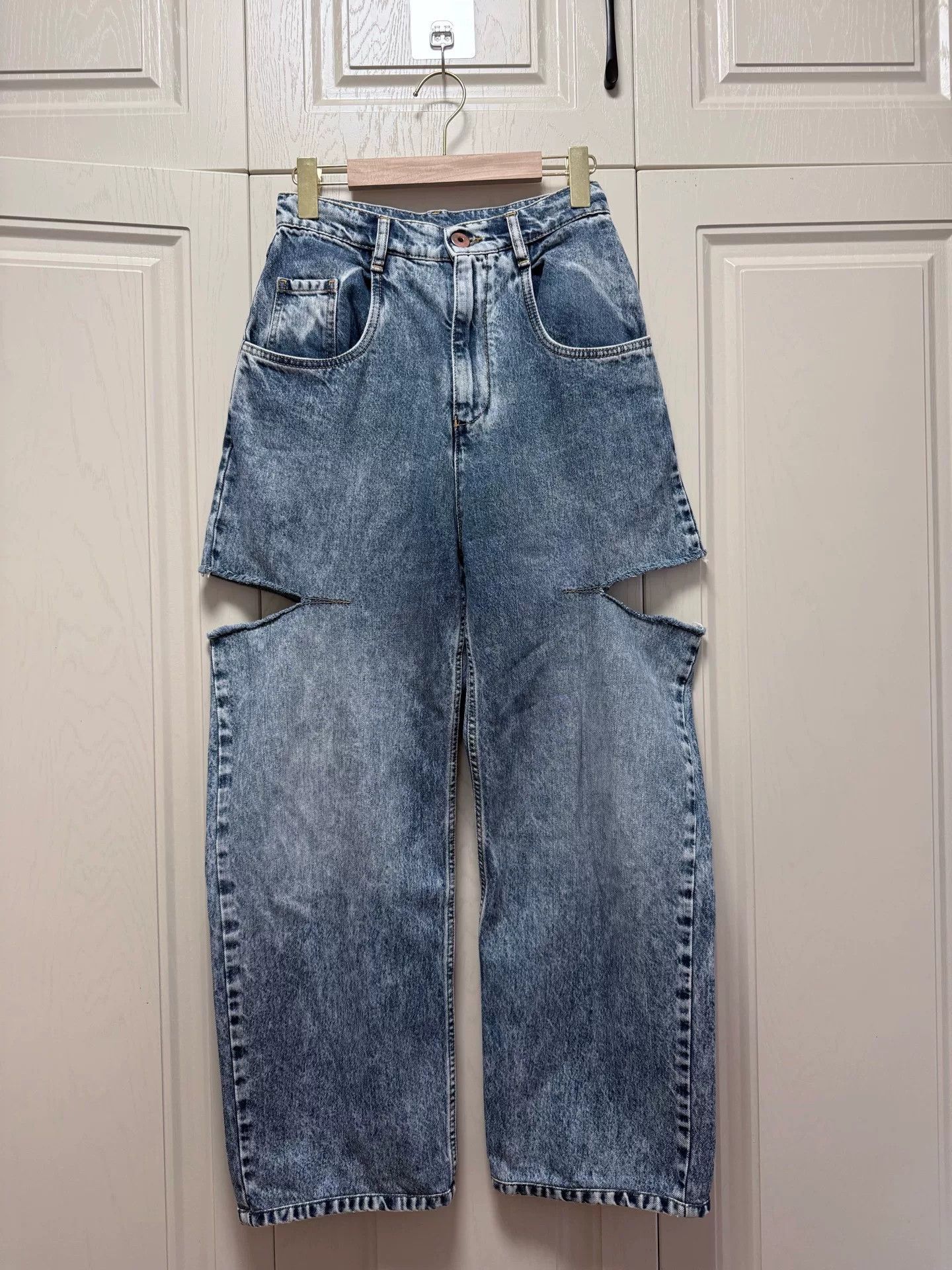Maison Margiela Maison Margiela Distressed Straight Jeans Size 40" / US 18 - 1 Thumbnail