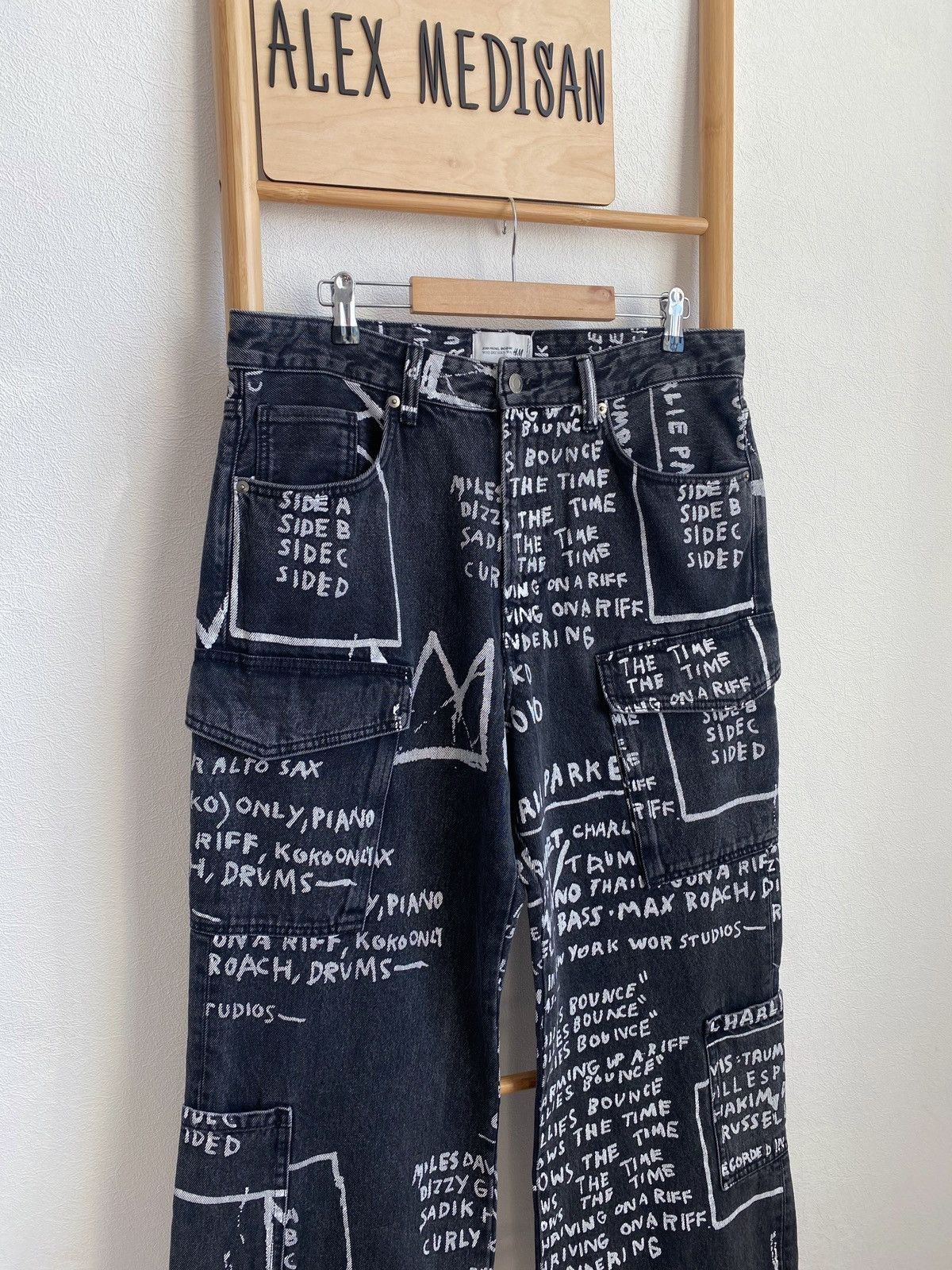 H&M × Jean-Michel Basquiat × Who Decides War Who Decides War Baggy denim jeans H&M x Basquiat x Ev&Tela Size US 34 / EU 50 - 9 Thumbnail